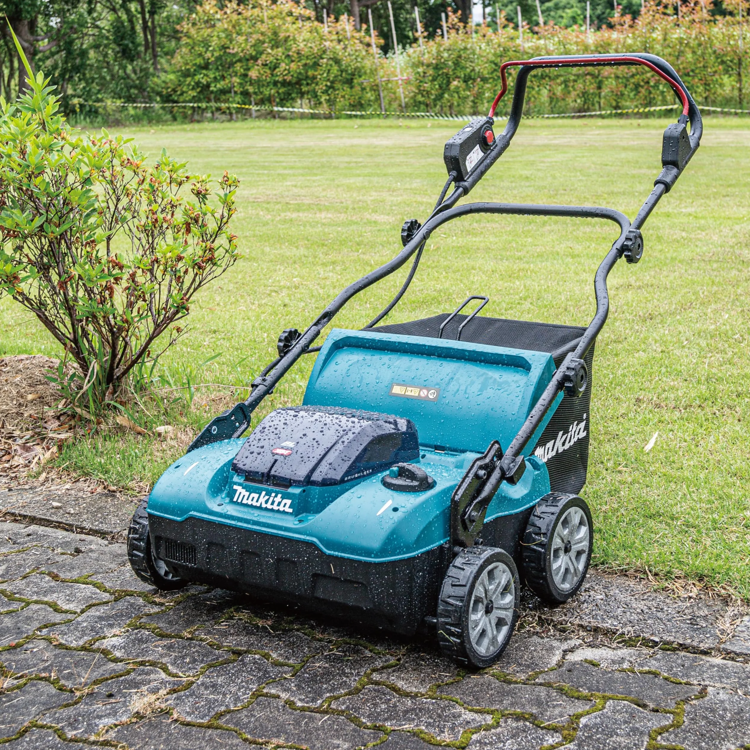 Makita UV001GZ wertykulator akumulatorowy 40 V maks. (bez akumulatora lub ładowarki)