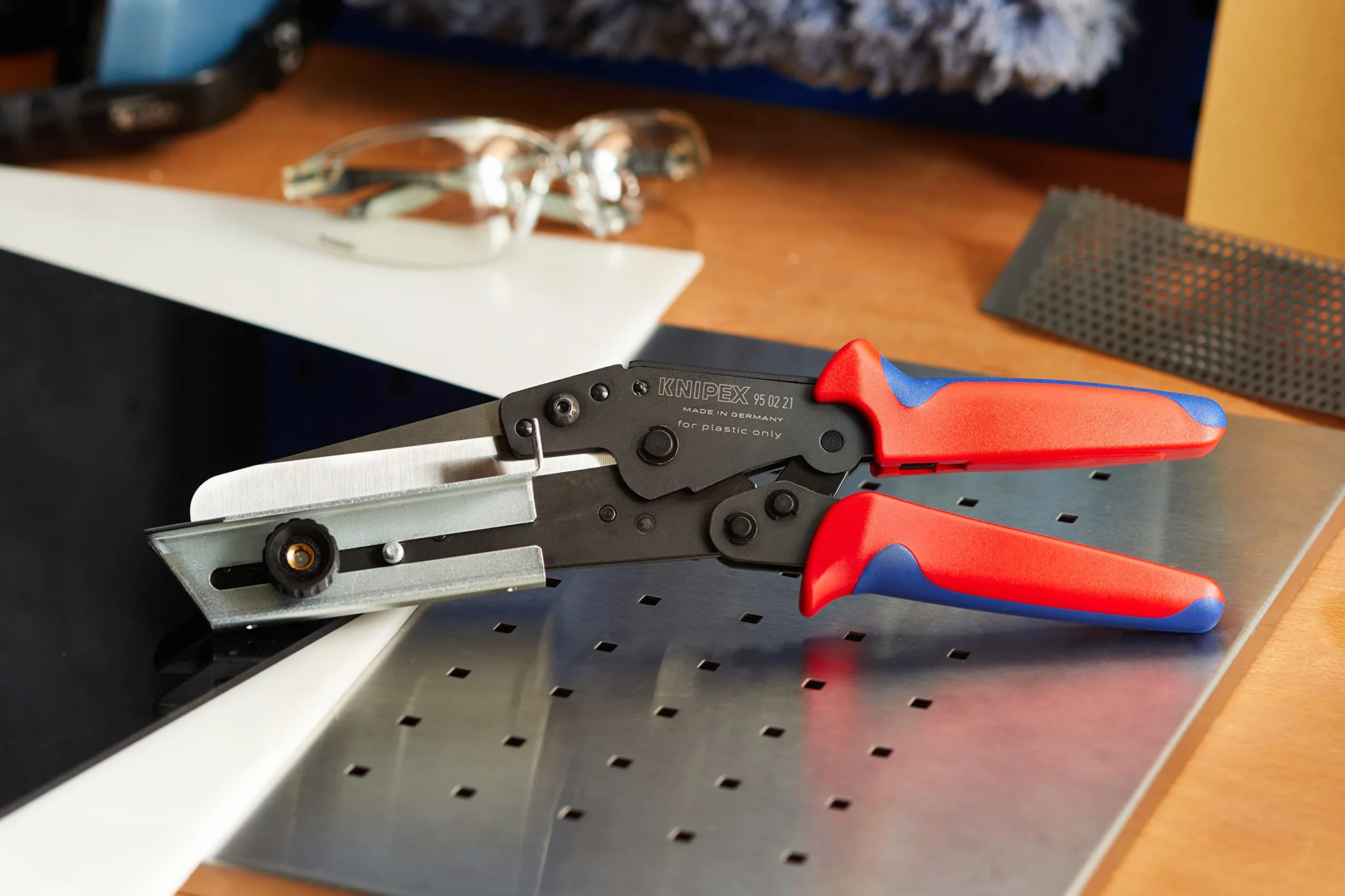 KNIPEX Nożyce do tworzywa sztucznego również do korytek kablowych z osłonkami wielokomponentowymi 275 mm, 95 02 21