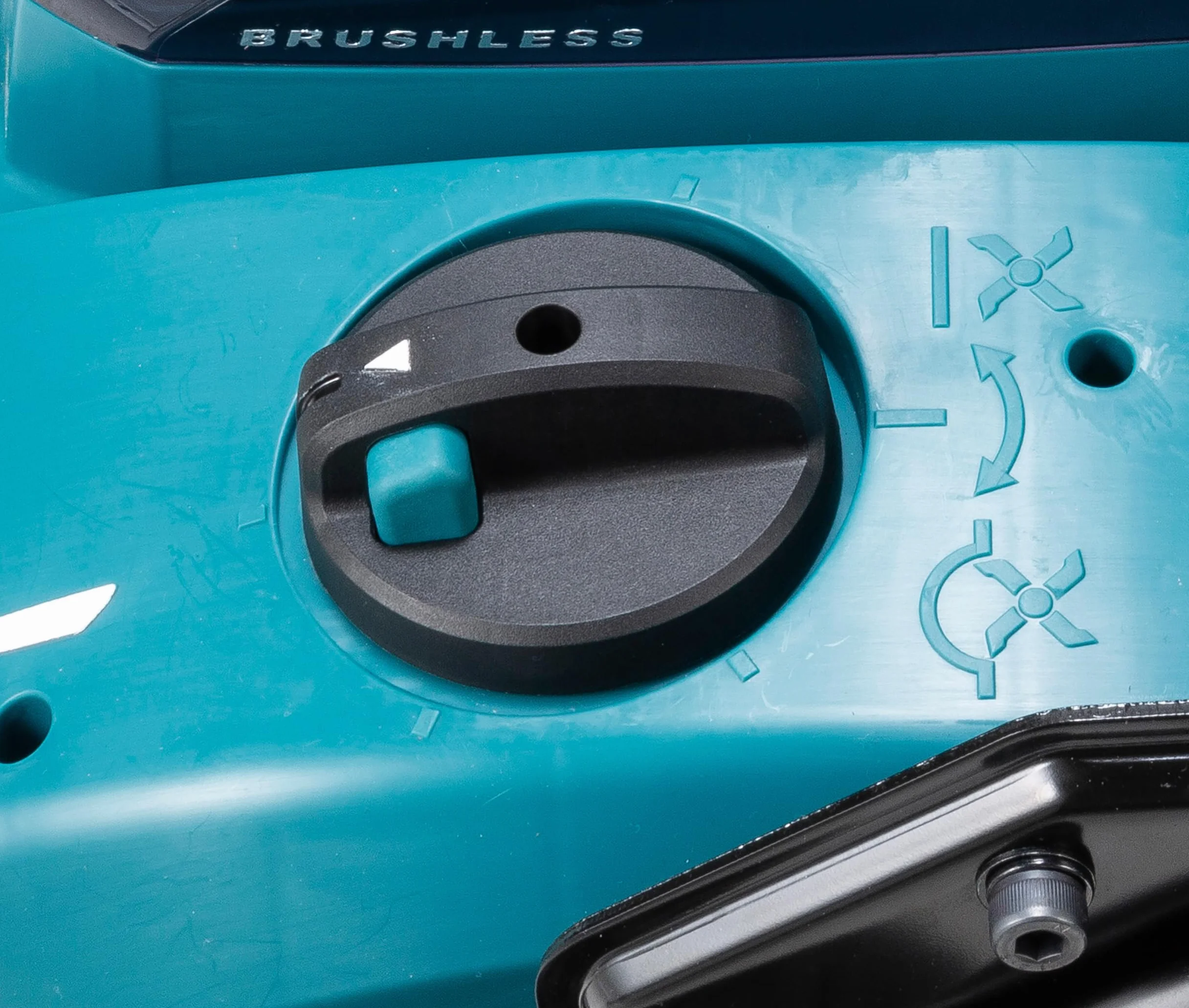 Makita UV001GZ wertykulator akumulatorowy 40 V maks. (bez akumulatora lub ładowarki)