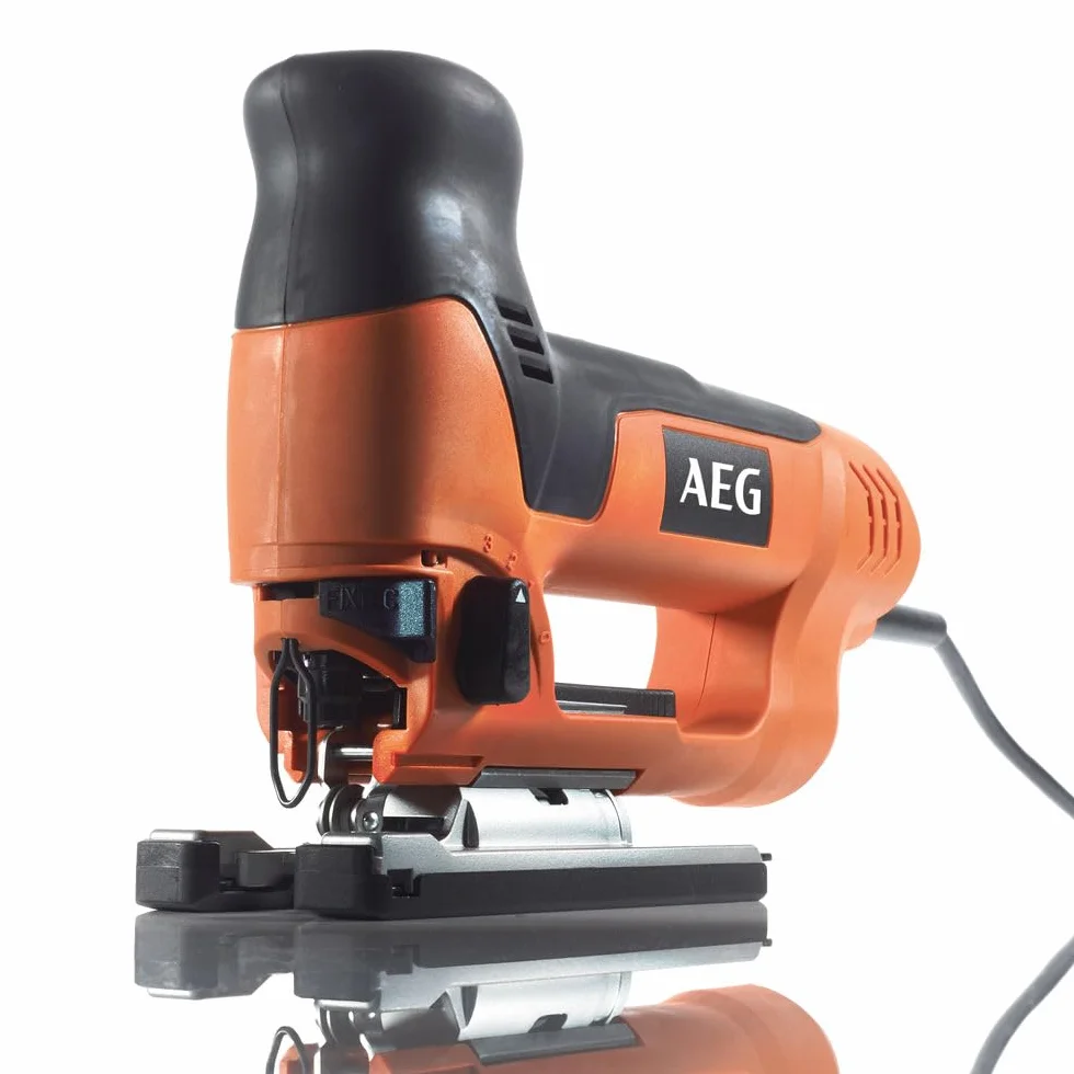 AEG - Elektryczna wyrzynarka 705 W, 110 mm drewno, w zestawie z ostrzem, rozbłyskami, skrzynka - ST800XE