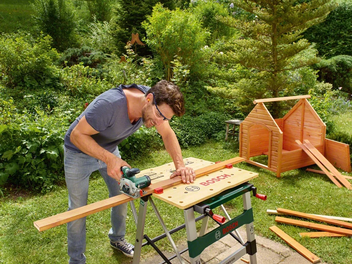 Bosch UniversalCirc 12 akumulatorowa mini piła tarczowa 12 V