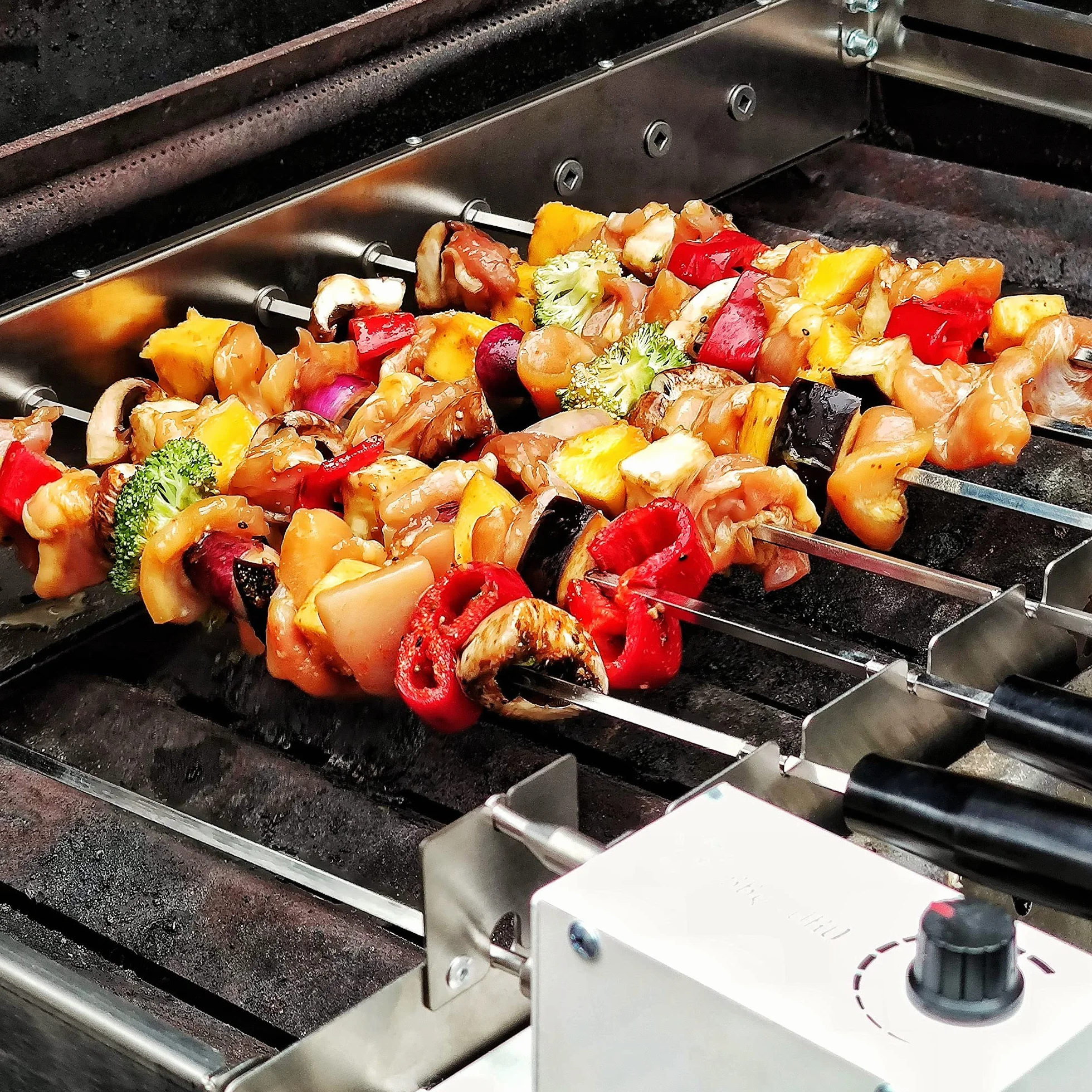 BBQ-Toro zestaw do szaszłyków stal nierdzewna 11 szpikulców silnik regulowany 70x26-40 cm USB