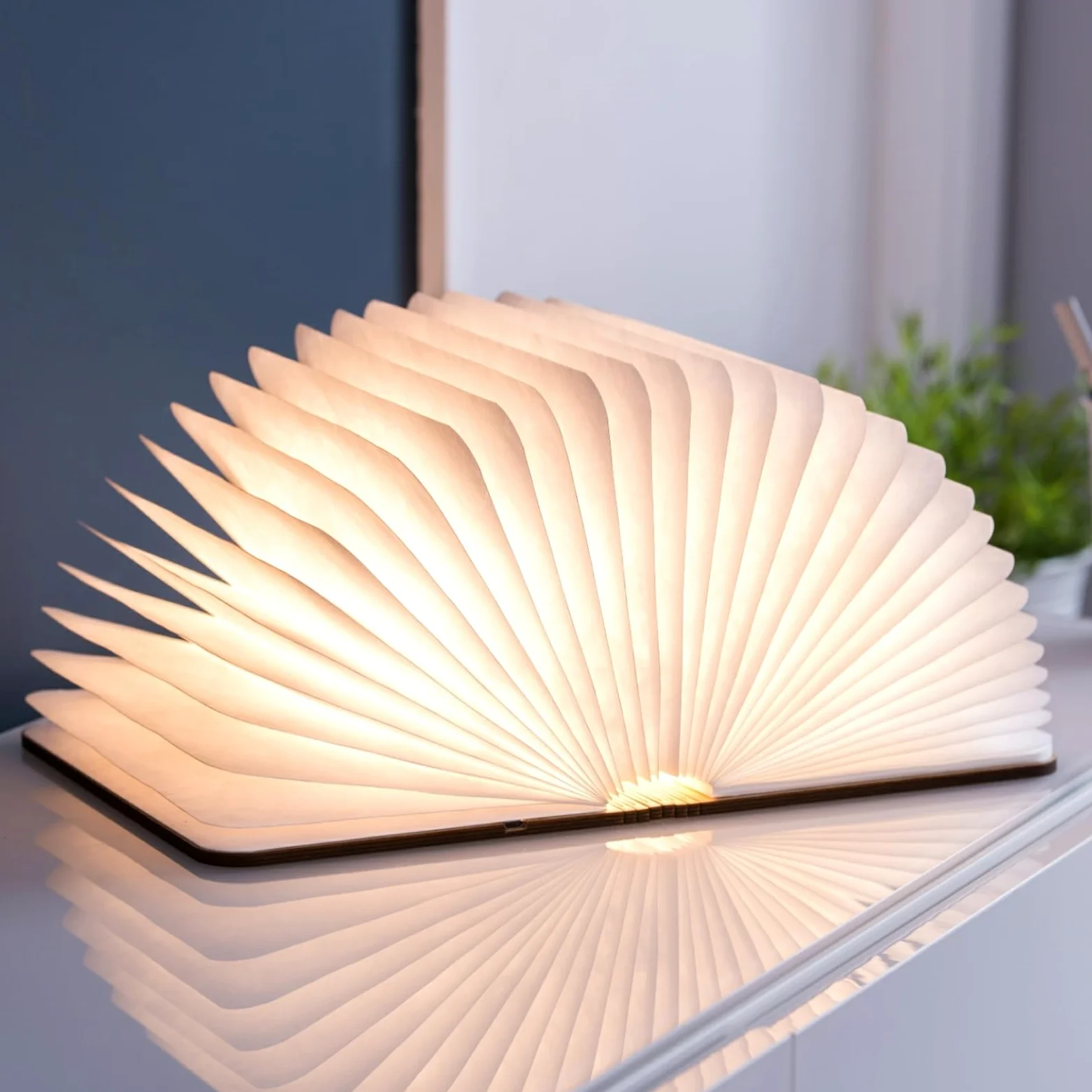 Gingko LED Smart Book Light ozdobna biała lampa z drewna klonowego, 17 cm x 21,5 cm x 2,5 cm