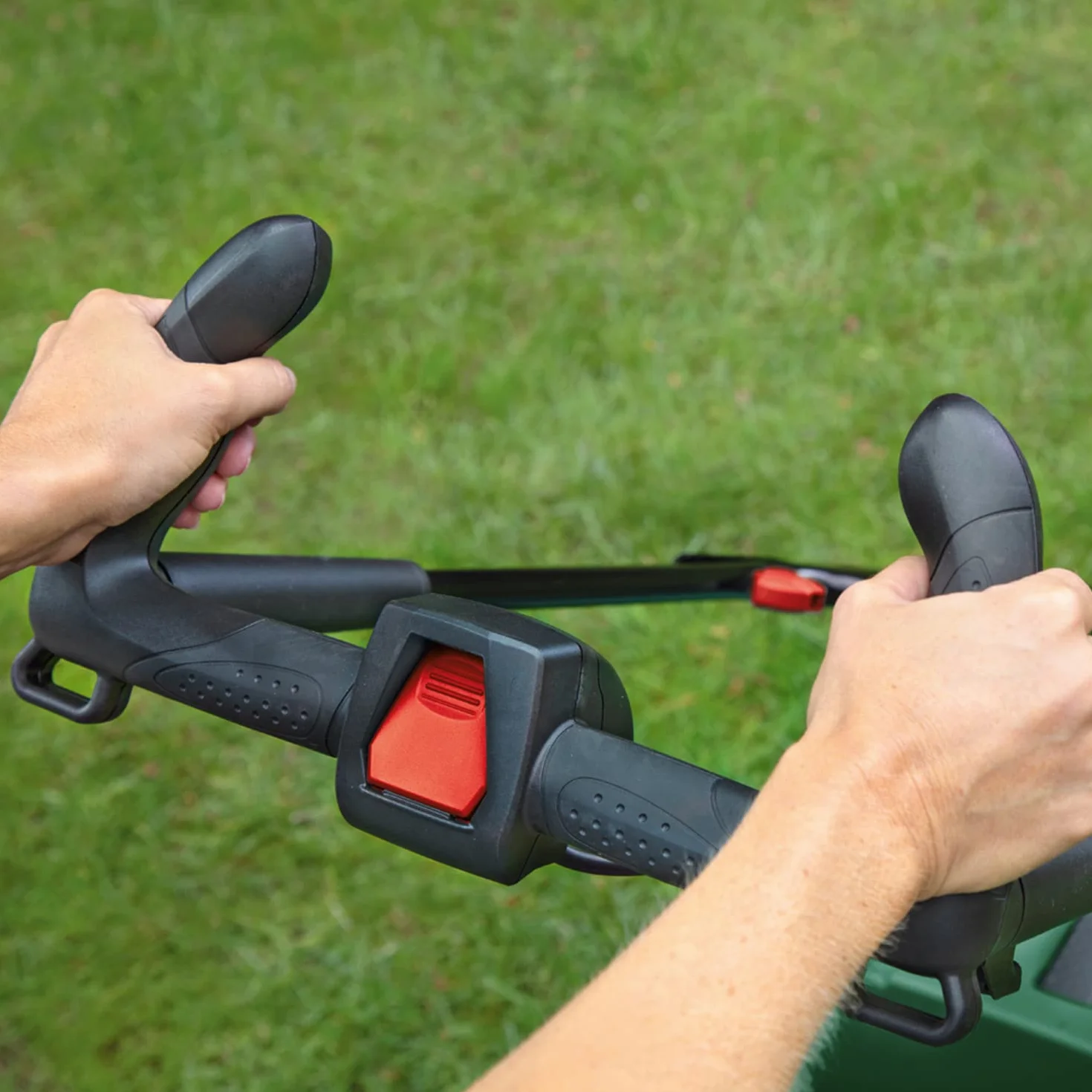 Bosch CityMower 18V-32-300, Kosiarka akumulatorowa (18 V, 1 akumulator, szerokość cięcia: 32 cm, trawniki do 300 m², opakowanie kartonowe), Zielona