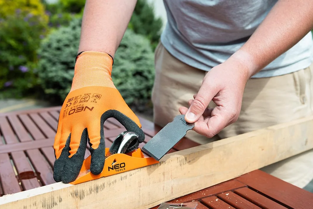 NEO TOOLS Ręczny Hobel 163x45mm – Precyzyjny Hobel do Drewna z Żeliwnego Korpusu z 42mm Ostrzem z 65MN Stali, Regulowany, Idealny do Modelarstwa, Robótek Drewnianych i Precyzyjnych Prac Drobnych
