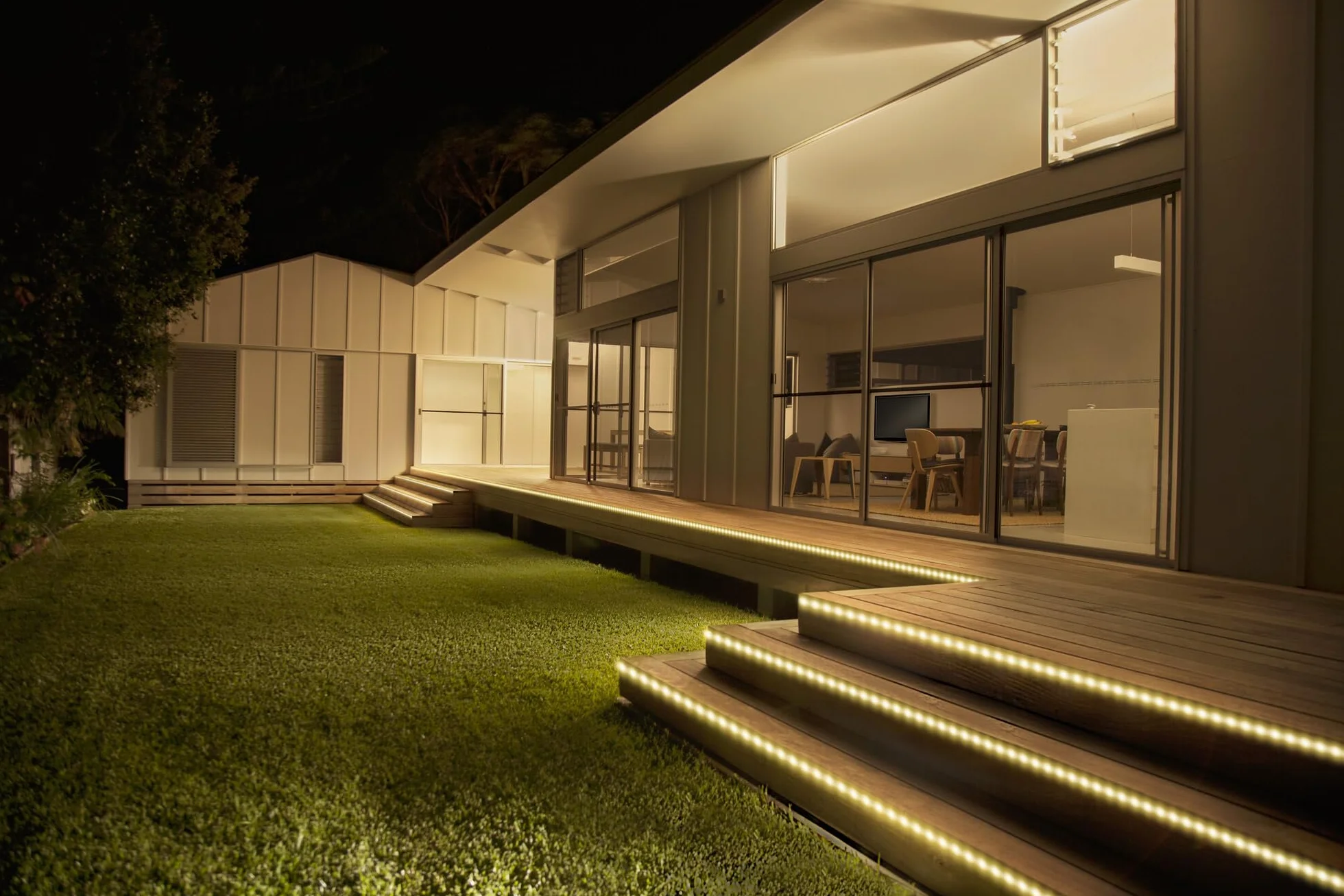 OSRAM Taśma LED SMART+ WIFI OUTD FLEX 3M, biała, 12 W, 790 lm, sterowana barwa ciepła od ciepłej do chłodnej bieli, światło RGB, do użytku na zewnątrz, sterowanie za pomocą aplikacji, długa żywotność,