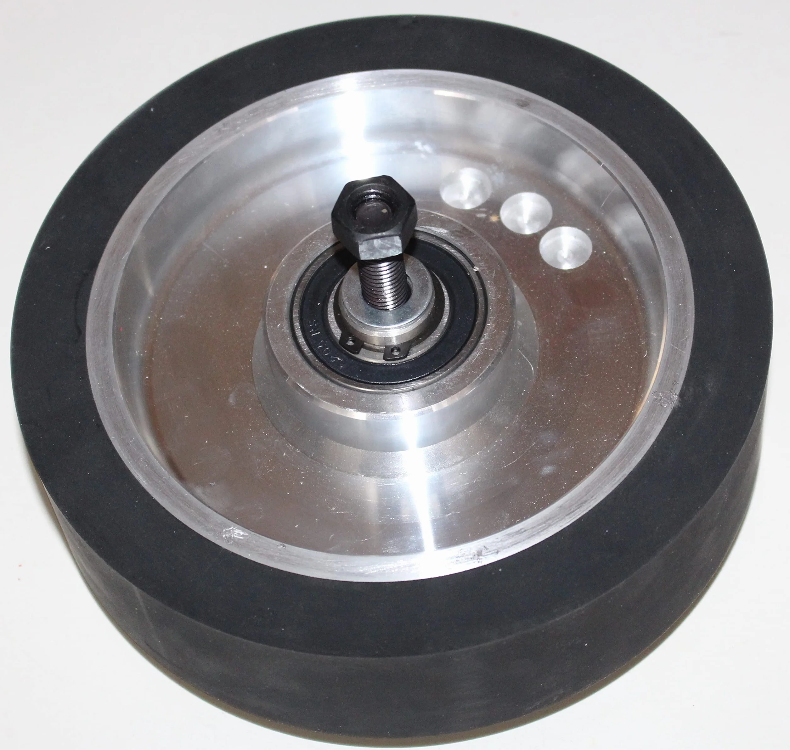 Gumowe koło kontaktowe 200 x 50 mm, szlifierka taśmowa, gładka powierzchnia, rdzeń aluminiowy, z trzonkiem 12 mm, gotowa do montażu