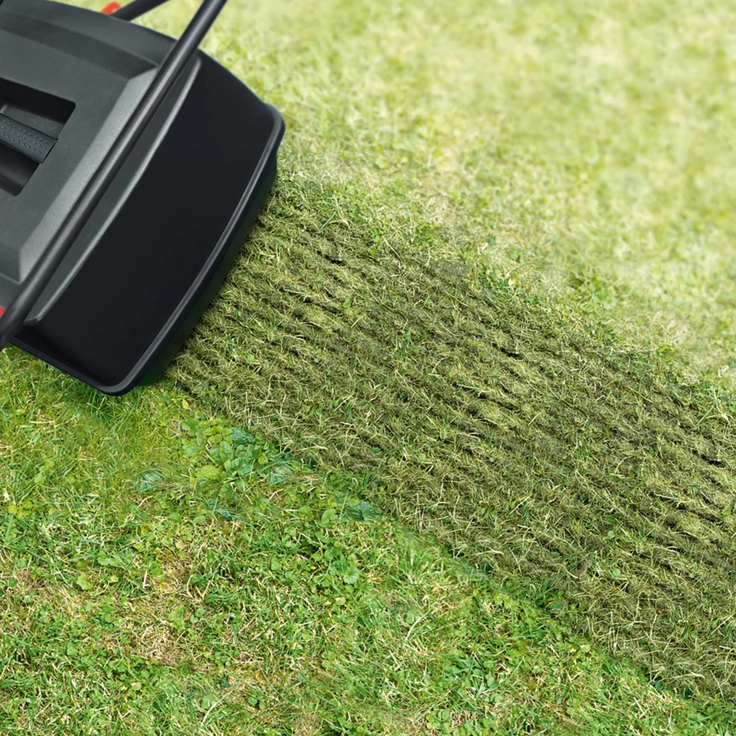 Bosch UniversalVerticut 1100 elektryczny wertykulator 1100 W 32 cm 50 l