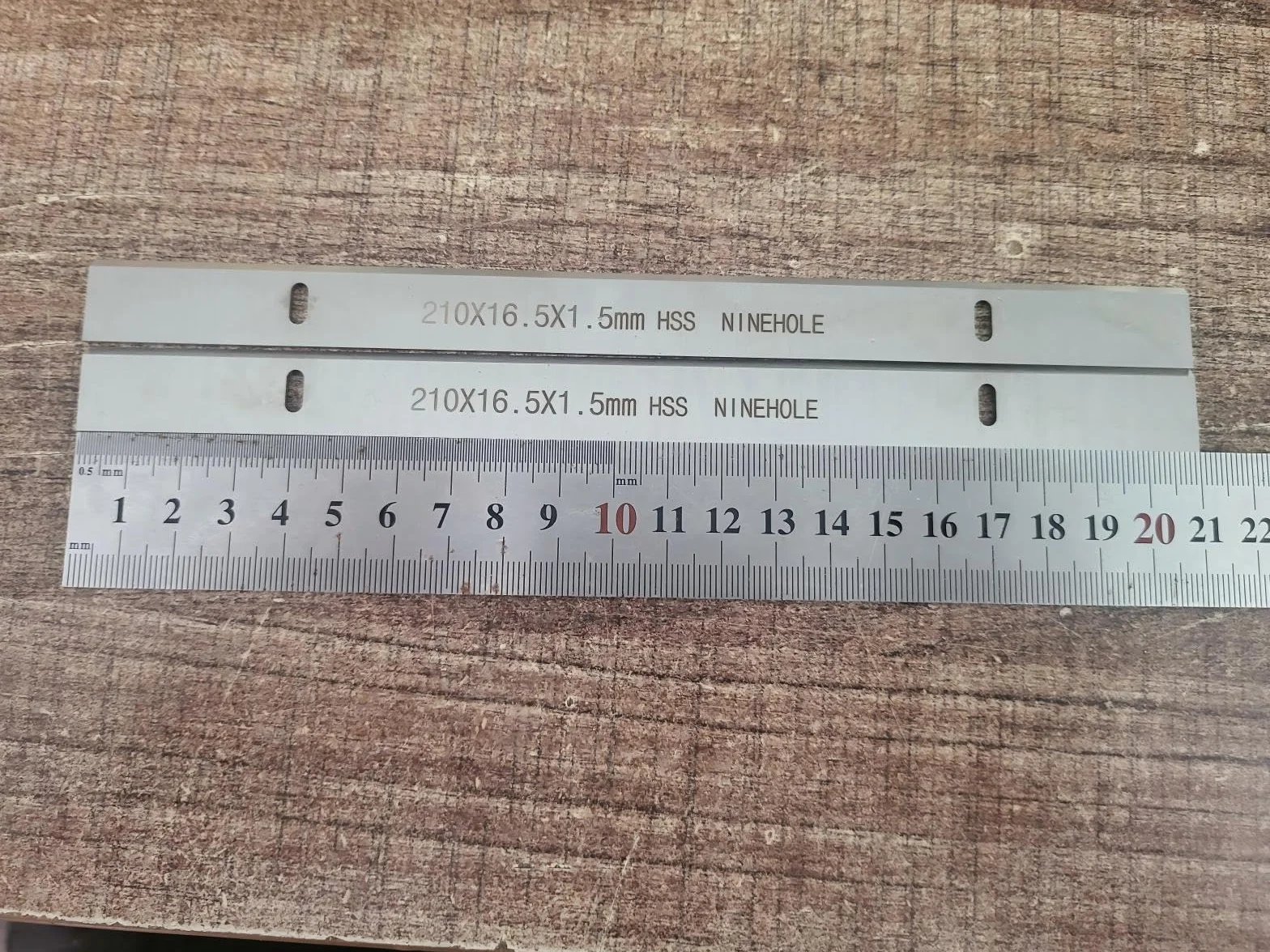 4 sztuki HSS 210mm Noże do strugarki, 210mm Ostrze płaszczyzny do Planierka Dla Maszyny do obróbki drewna, 210 x16.5 x1.5mm