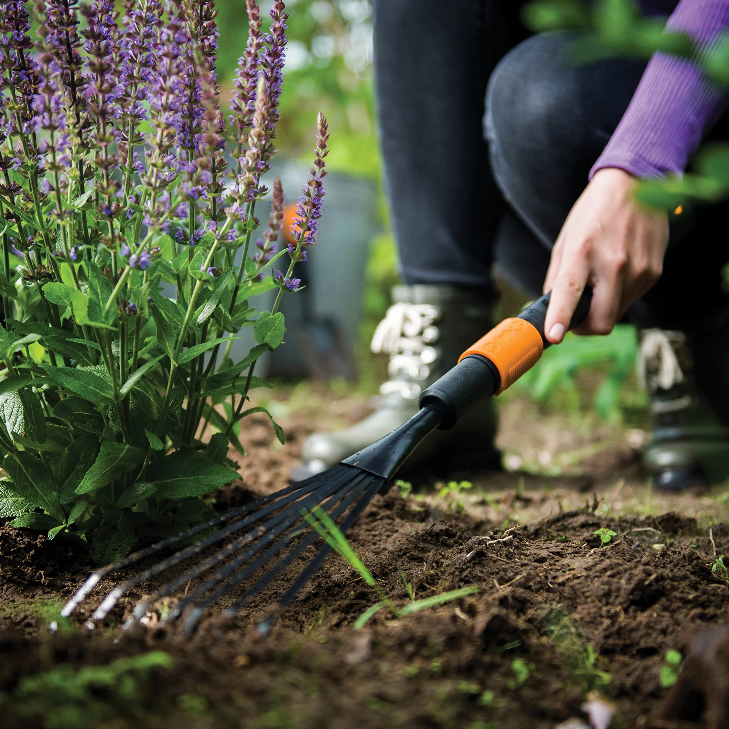 Fiskars małe grabie wachlarzowe QuikFit 7 zębów 12 cm stalowe czarno-pomarańczowe