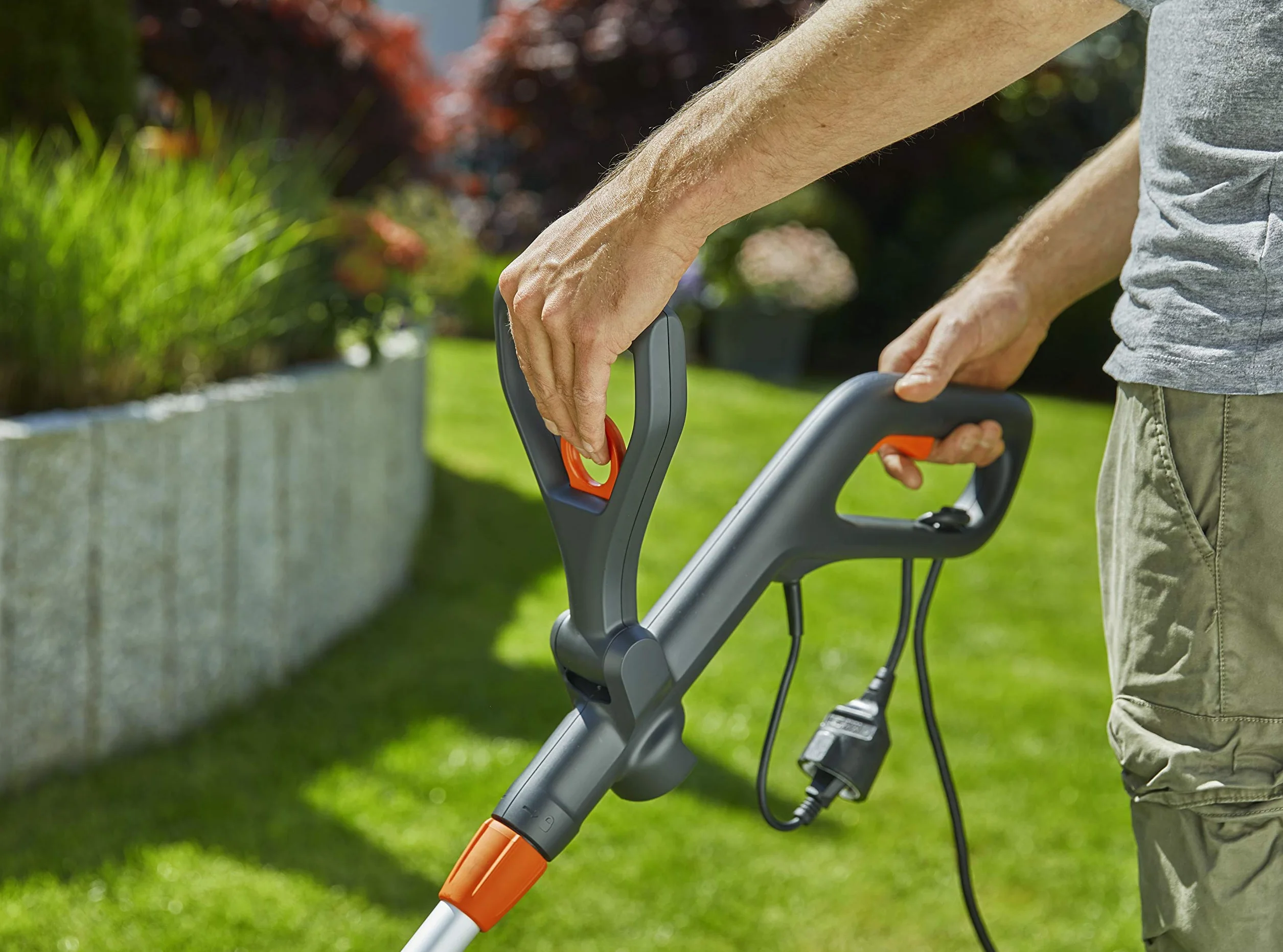 Gardena PowerCut 650/28 elektryczna podkaszarka 280 mm teleskopowy trzonek