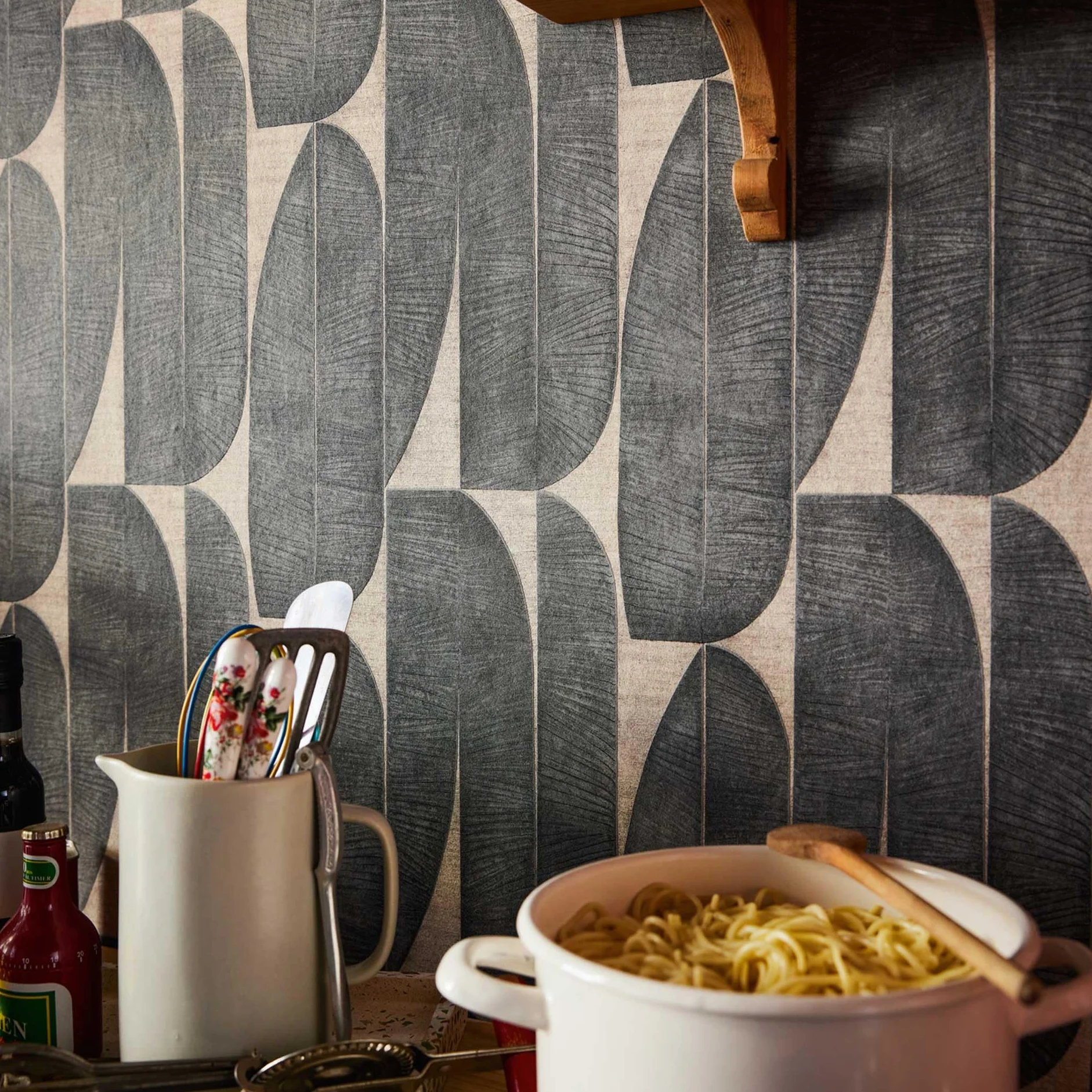 Livingwalls Tapeta 396583 z liściem banana w kolorze beżowym – wysokiej jakości designerska tapeta kwiatowa – matowa tapeta ścienna do różnych pomieszczeń – 10,05 m x 0,53 m – Made in Germany