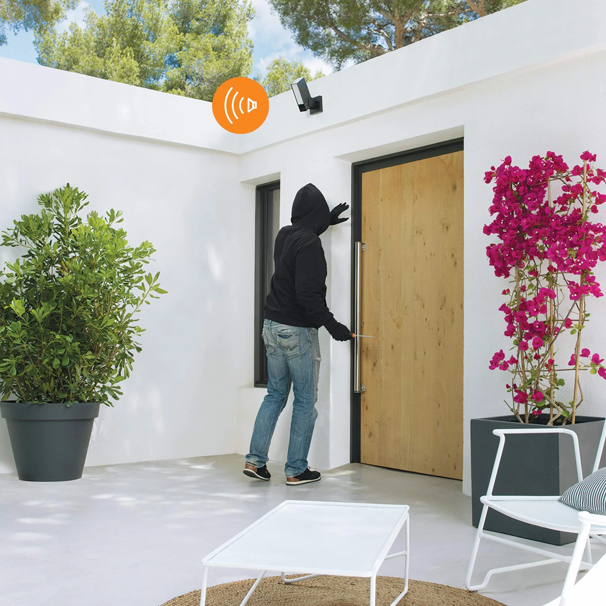 Netatmo Monitorująca Inteligentna Kamera Zewnętrzna z Alarmem 105 dB Netatmo, WiFi, Wbudowane oświetlenie, Wykrywanie ruchu, Noktowizja, Bez abonamentu, NOC-S-EC