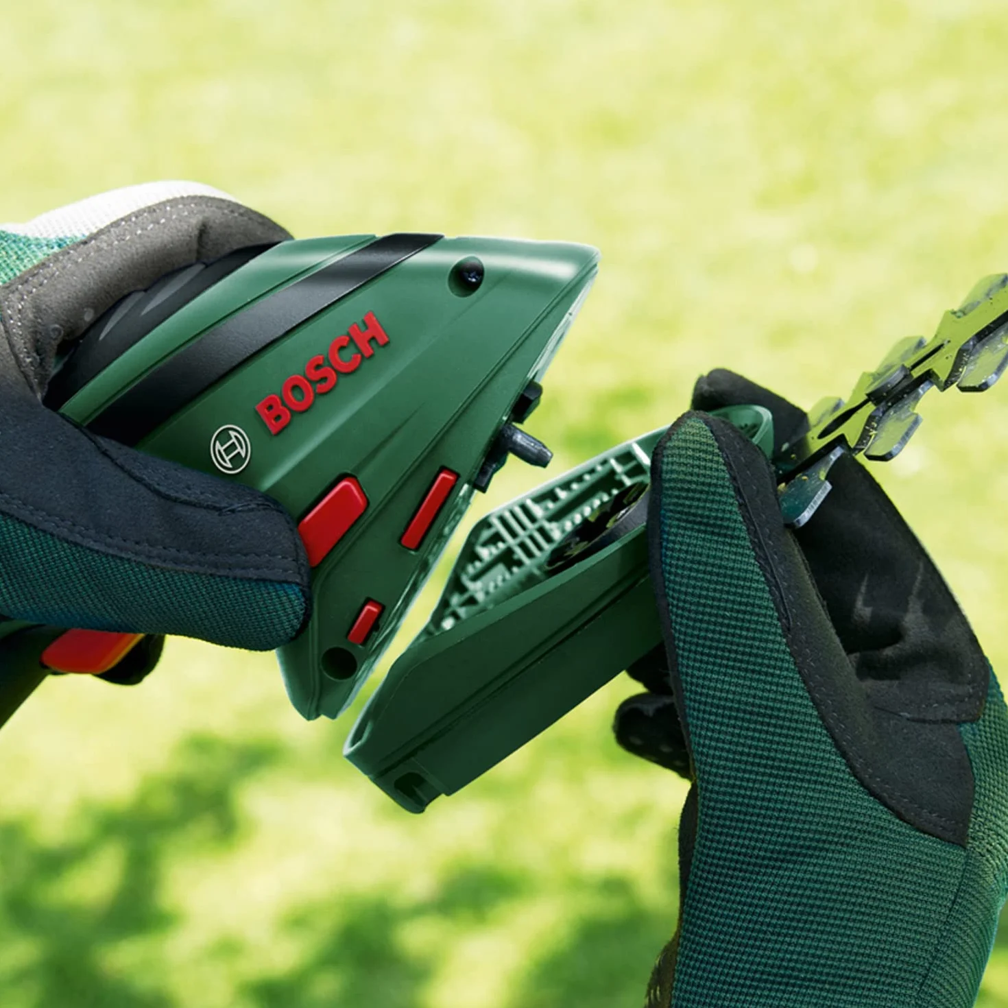 Bosch Isio Zestaw z akumulatorowymi nożycami do przycinania krawędzi (3,6 V, długość ostrza: 12 cm, odstęp pomiędzy nożami: 8 mm, rękawice ogrodowe XL, Zielone – Amazon Edition
