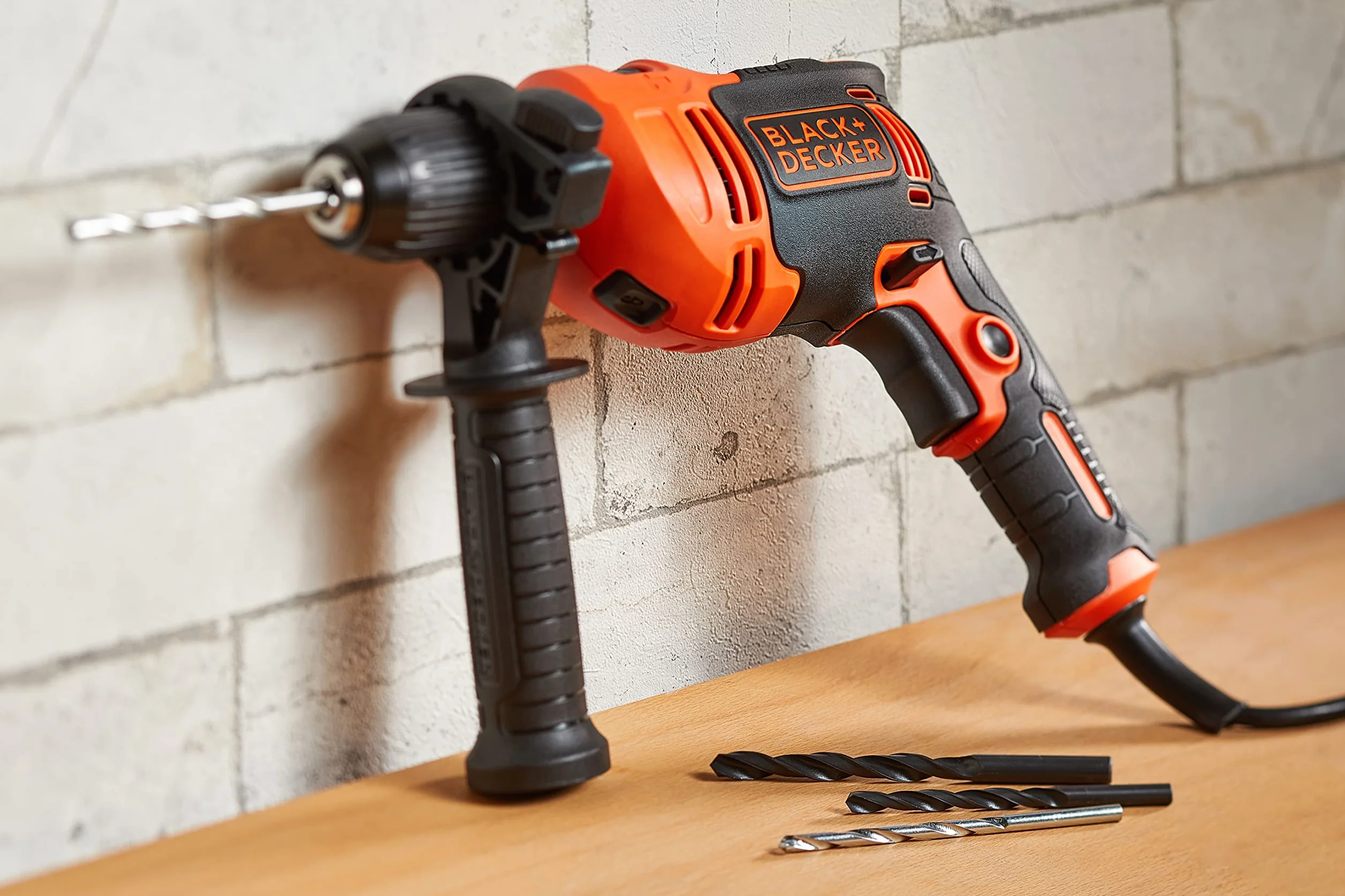 Black & Decker Wiertarka udarowa 710 W z etui BEH710K-QS