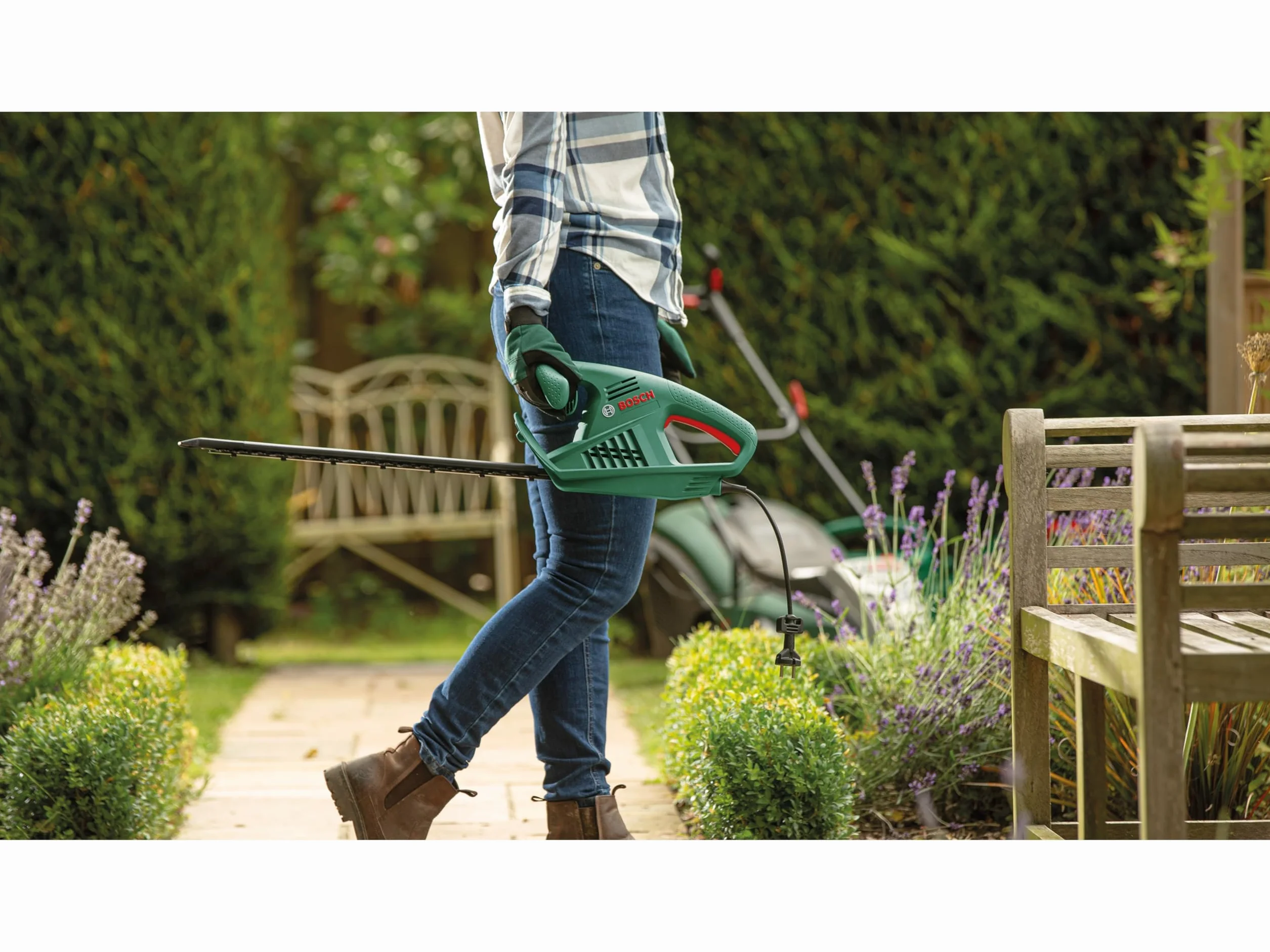 Sieciowy sekator EasyHedgeCut 45 firmy Bosch (420 W, długość listwy tnącej 45 cm, opakowanie kartonowe)