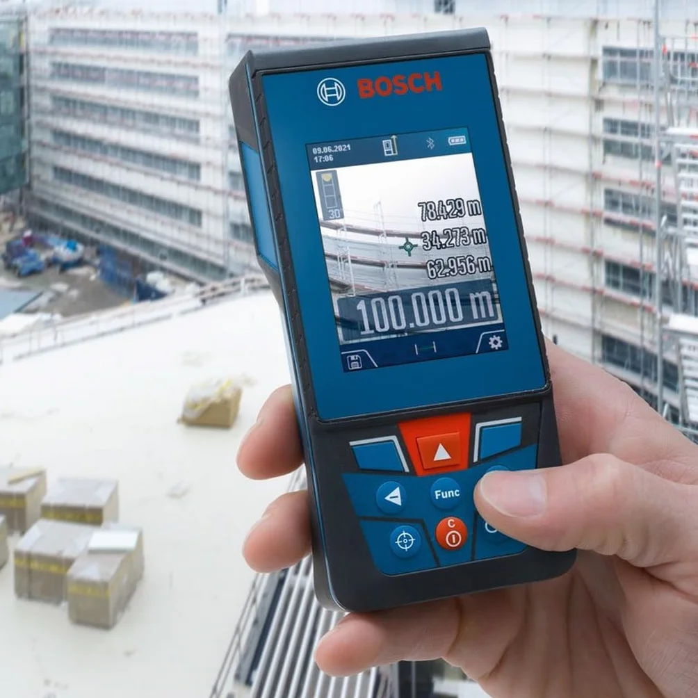 Bosch Professional Dalmierz laserowy GLM 100-25 C (wbudowana kamera, zasięg: do 100 m, wytrzymałość, IP54, ±1,5 mm*, 3 baterie AA, opaska na rękę, pokrowiec)