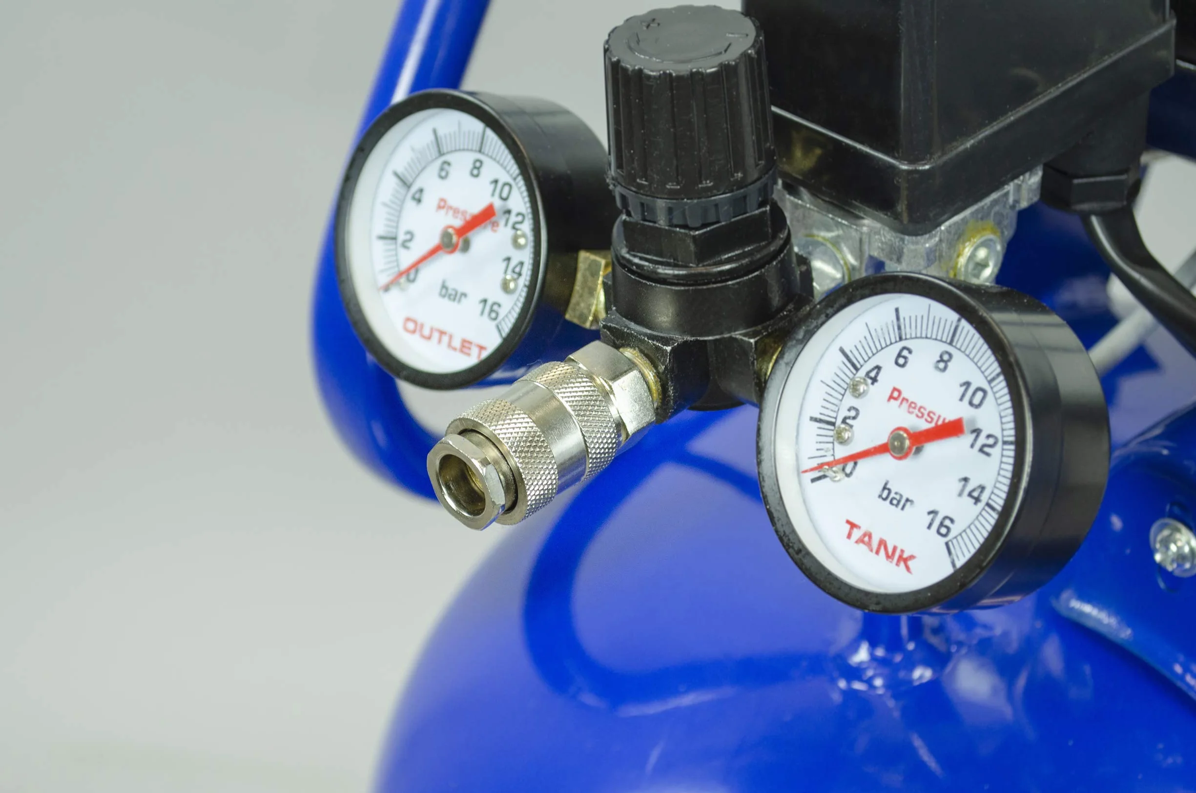 Dari - Siltek cicha pionowa sprężarka 1,3 HP