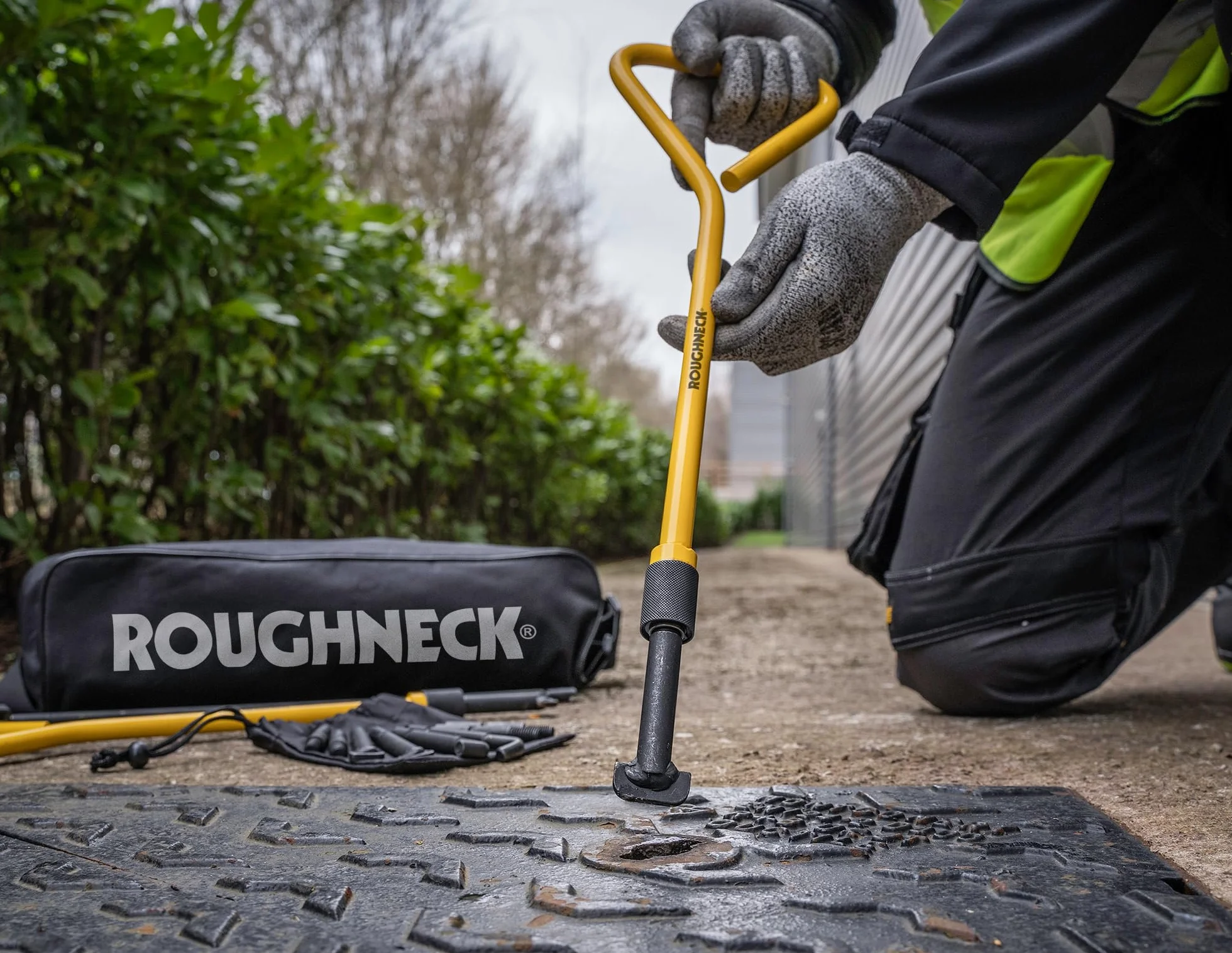Roughneck® Lot de 13 clés universelles pour trou d'homme : 2 poignées, 11 clés (6 types) et étui de transport