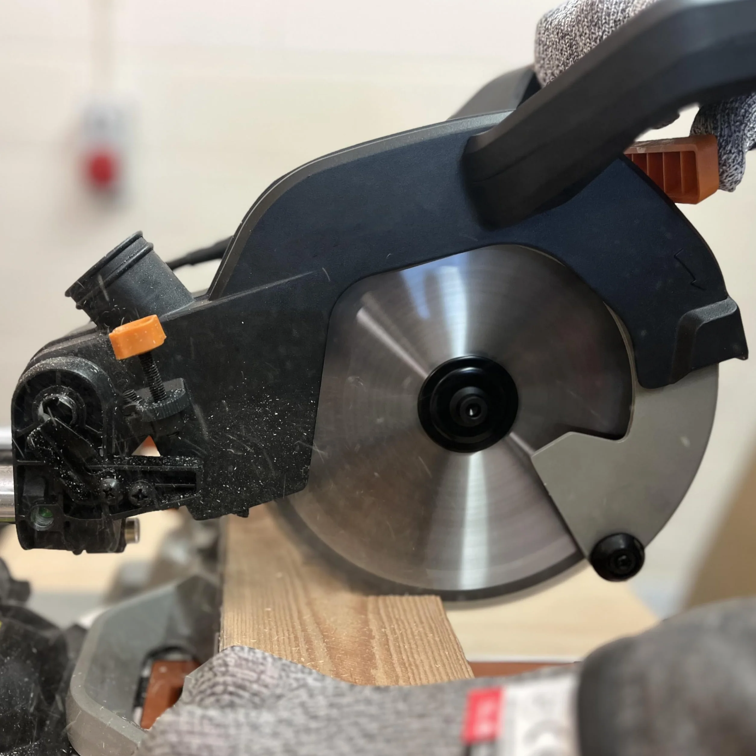 Okrągła tarcza piły Saxton TCT o rozmiarze 210mm x 30mm x 60T, kompatybilna z Festool, Bosch Makita Dewalt, kompatybilna z piłami 216mm.