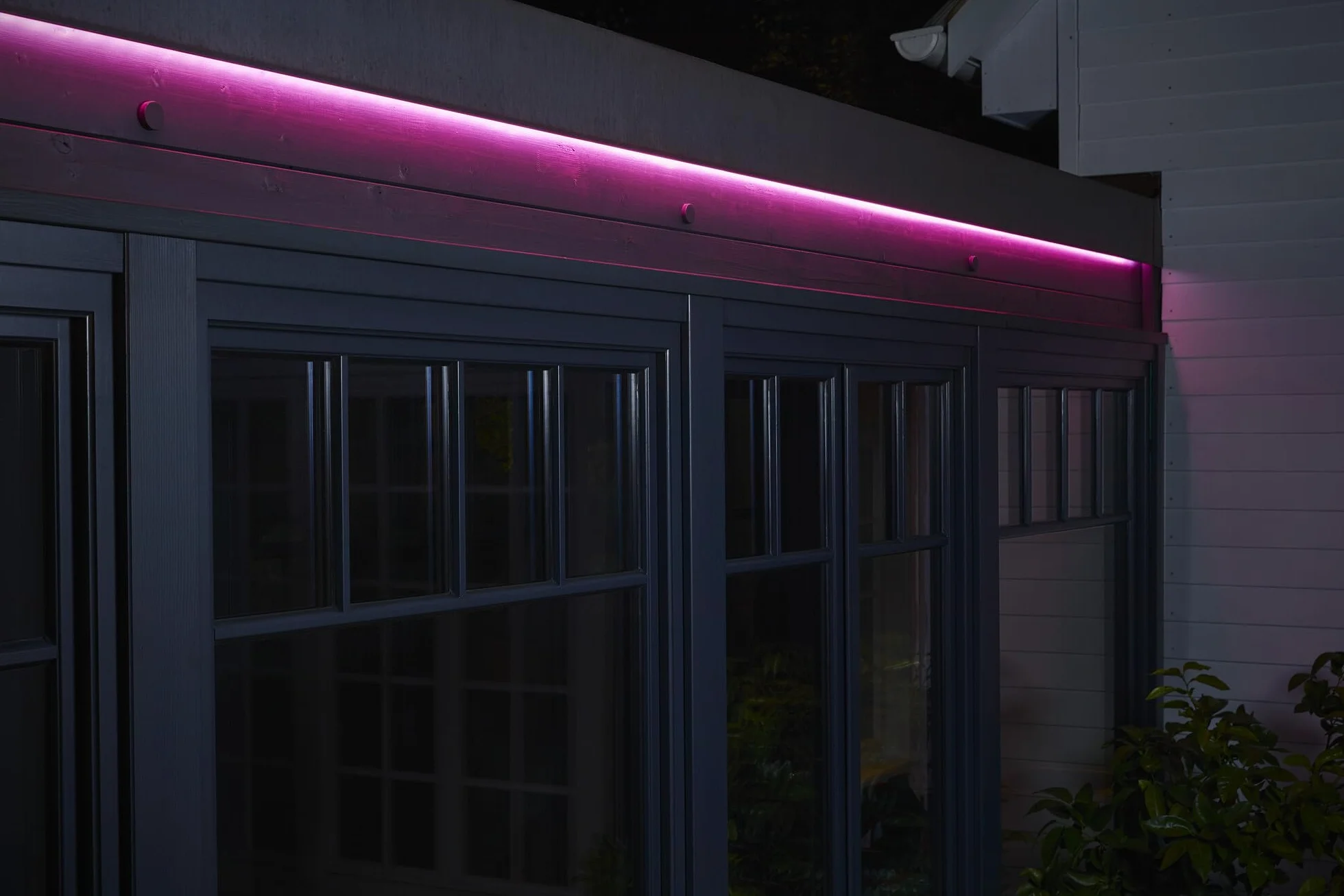 OSRAM Elastyczne paski LED SMART+ Zigbee do użytku zewnętrznego z RGBW, ściemnialne, w przezroczystym silikonie, ochrona IP65, na taras i balkon