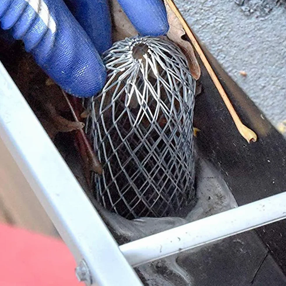 Metalowa rynna dachowa, ochrona, 4 sztuki sitko na liście z filtrem przeciwdeszczowym, osłona aluminiowa filtrująca, ochrona przed mchem, brudem, błotem i brudem, ochrona rury spustowej, sitko na liście, kratka ochronna do rynien dachowych, rura spustowa