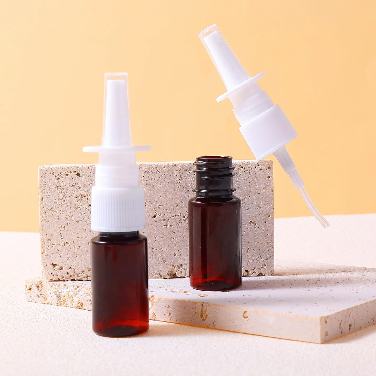 Giantree Butelka z rozpylaczem do nosa, 10 ml, mała, pusta butelka z rozpylaczem do nosa, rozpylacze, rozpylacze do wielokrotnego napełniania, butelka z rozpylaczem na wodę, perfumy, olejki eteryczne