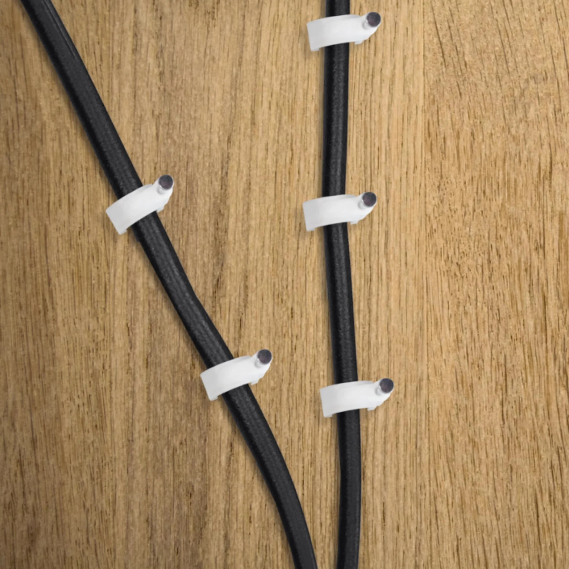 Miraitc Uchwyt Kablowy Uchwyt Kablowy Okrągły zestaw 100 sztuk Uchwyt do Kabli Elektrycznych dla Uporządkowanego i Prostego Zarządzania Kablami (Ø 4mm)