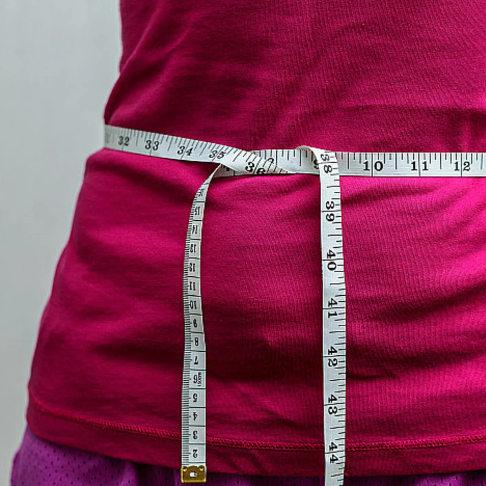 Taśma miernicza do ciała, biała, zwijana taśma miernicza z tworzywa sztucznego, przenośna taśma miernicza do fitnessu, samonapinająca, zwijana taśma miernicza do ciała, do wymiarów krawieckich