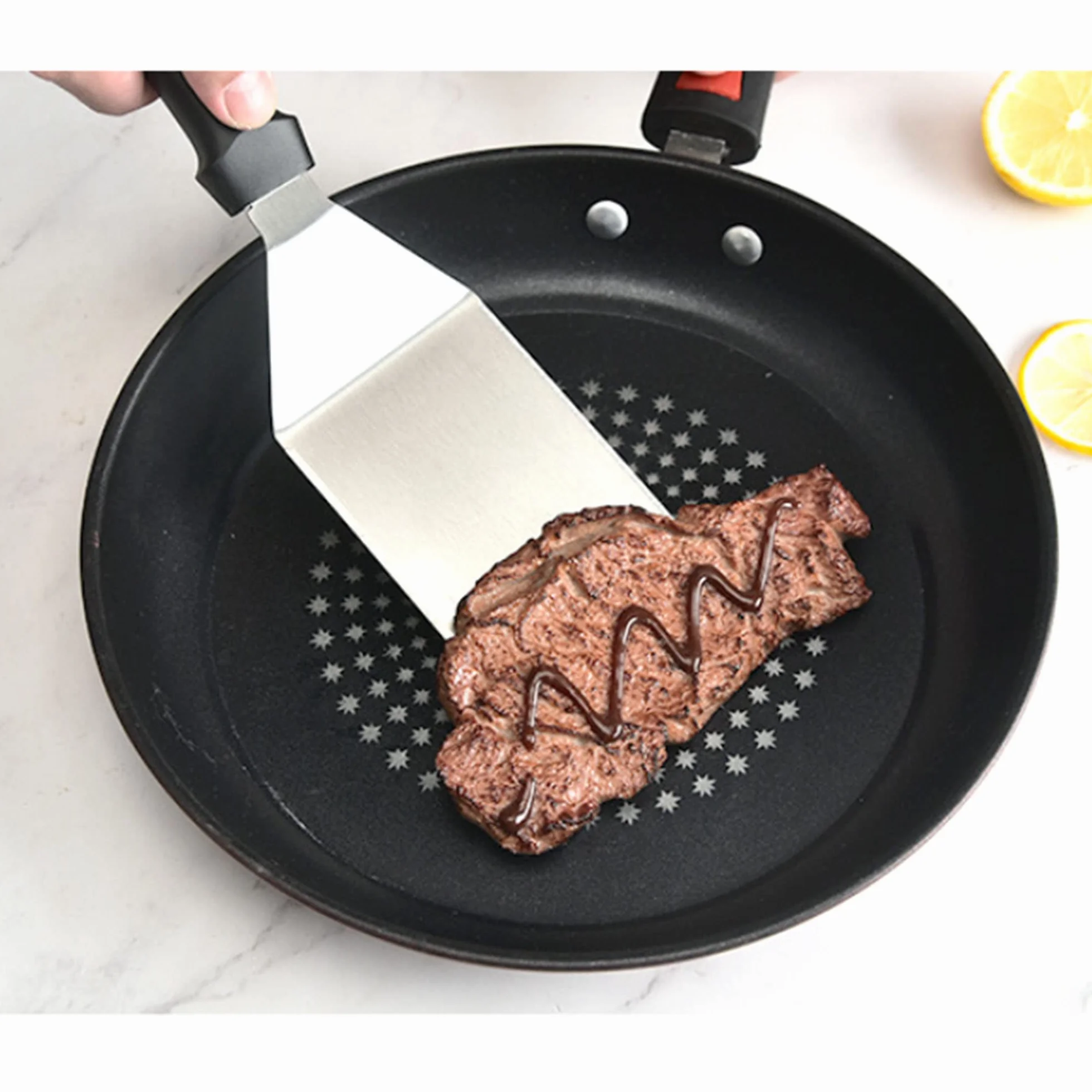 Metalowa Szpatułka do Grillowania ze Stali Nierdzewnej, Ergonomiczny Uchwyt Zapewniający Wygodny Chwyt, Idealnado Grillowania i Gotowania na Płaskim Blacie