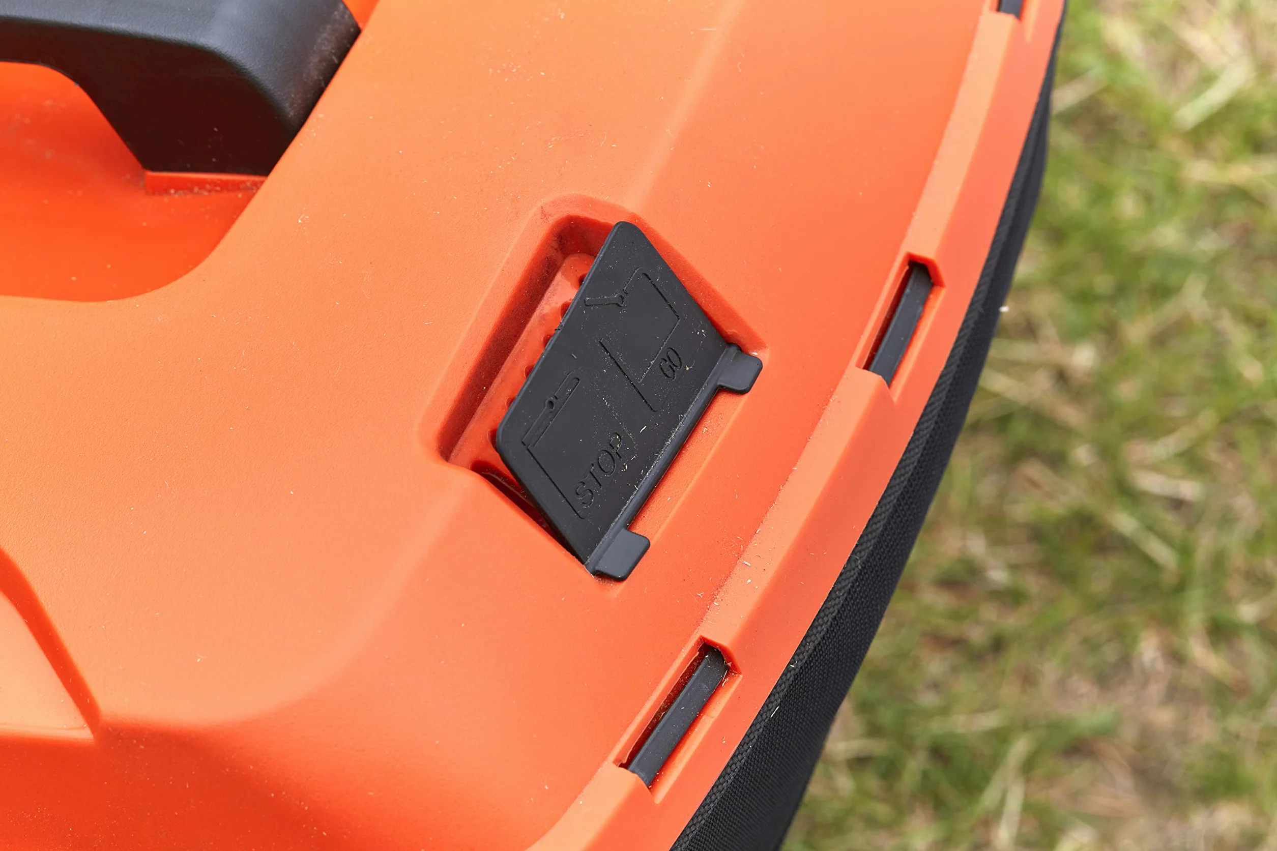 BLACK+DECKER Kosiarka akumulatorowa 18 V BCMW3318N-XJ pomarańczowy czarny