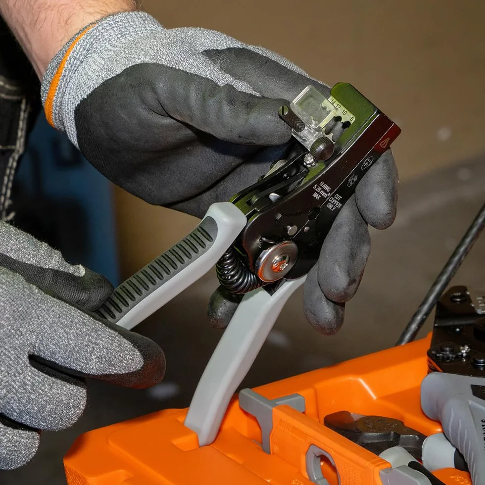 Klein Tools 11069S automatyczny ściągacz przewodów solarnych, precyzyjne ściąganie izolacji dla 6 do 12 AWG litych i 8 do 14 AWG PV elektryczny drut skręcony