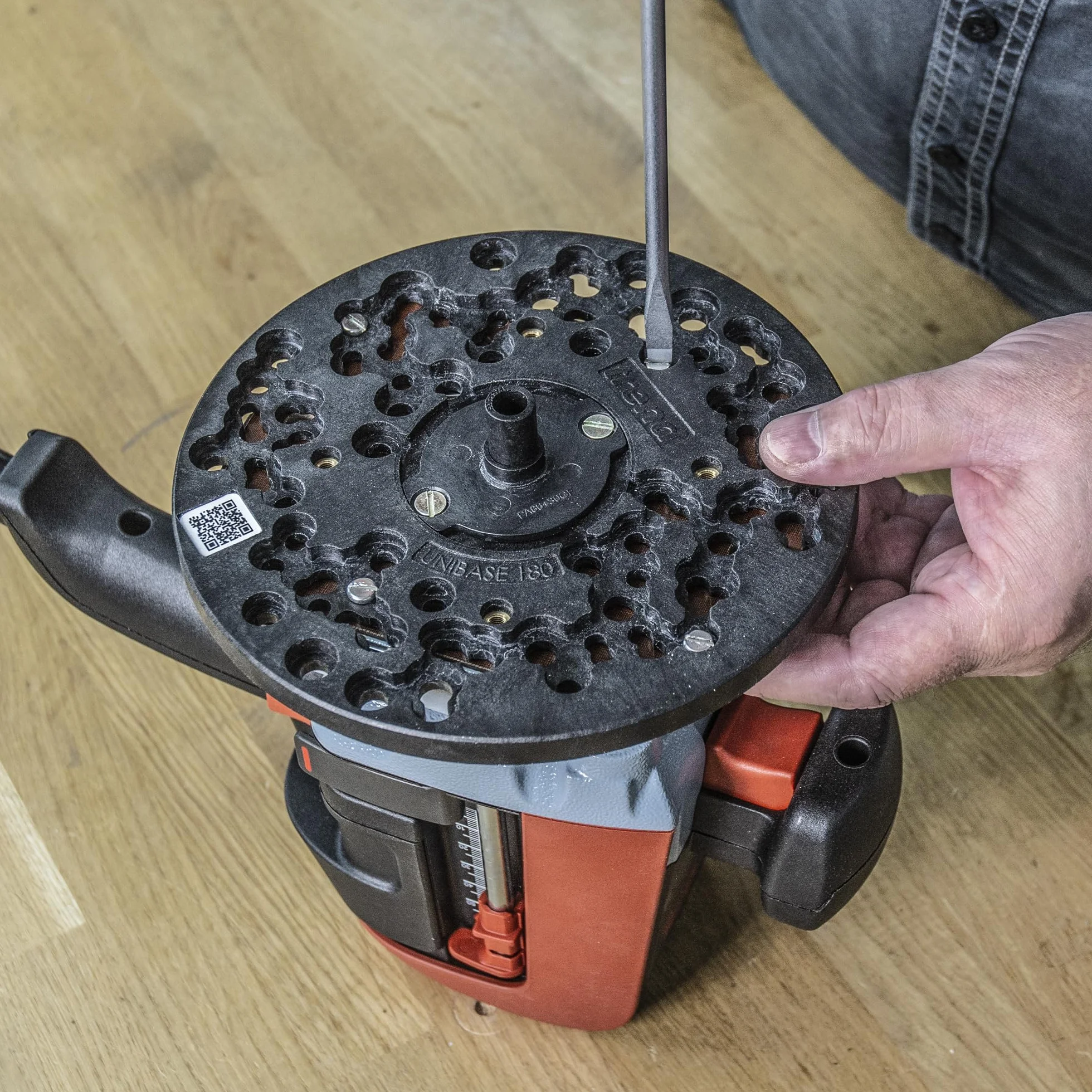 Trend Duża Uniwersalna Płyta Podstawowa do Frezarki Zanurzeniowej, 180mm, Zwiększona Kompatybilność dla Frezarek Zanurzeniowych 12mm, UNIBASE/180
