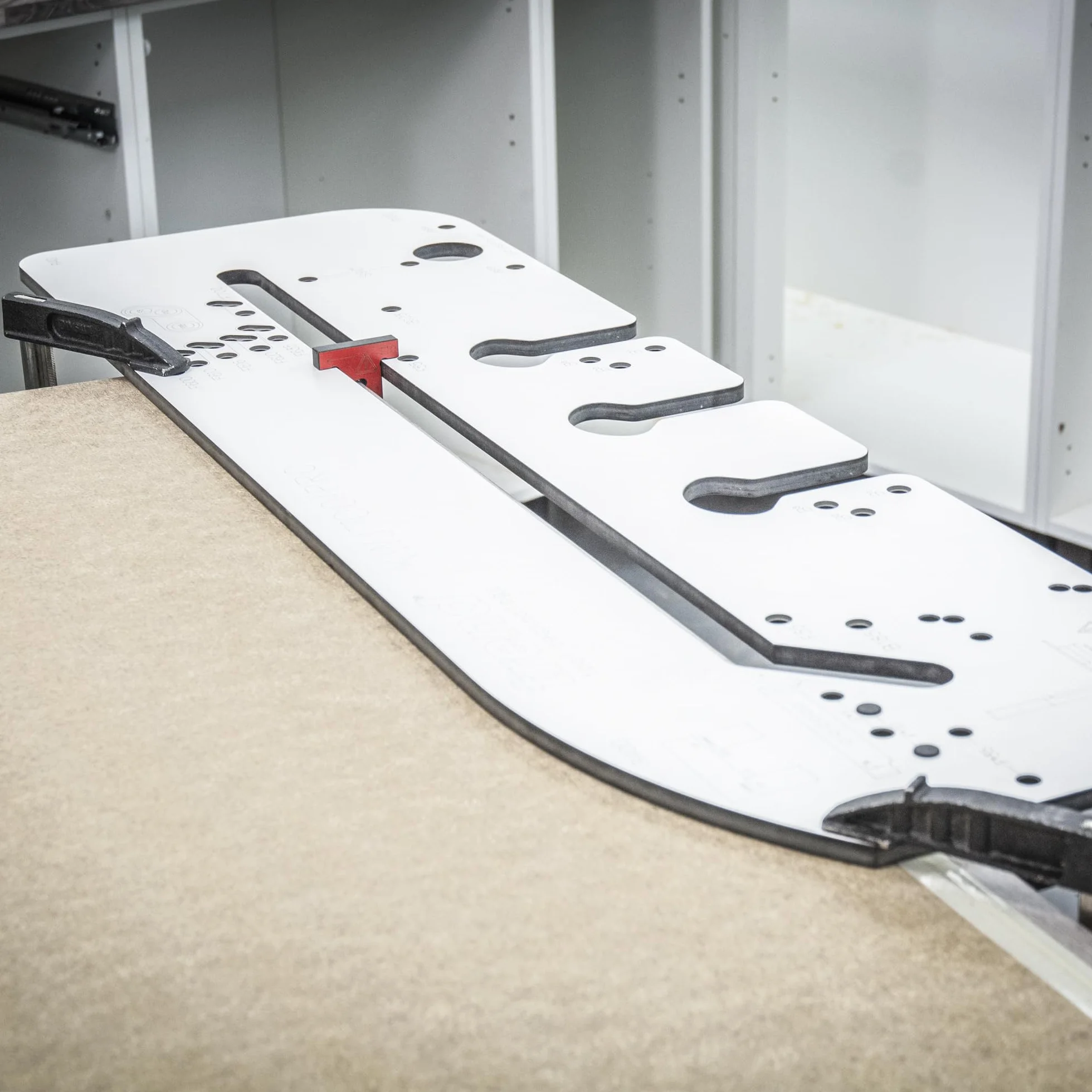 Trend Professional Szablon do Blatów Kuchennych z Wielu Materiałów do Połączeń na Zakładkę, Do Blatów do 950mm, Technologia Wyrównania Krawędzi Przedniej, KWJ950/PRO
