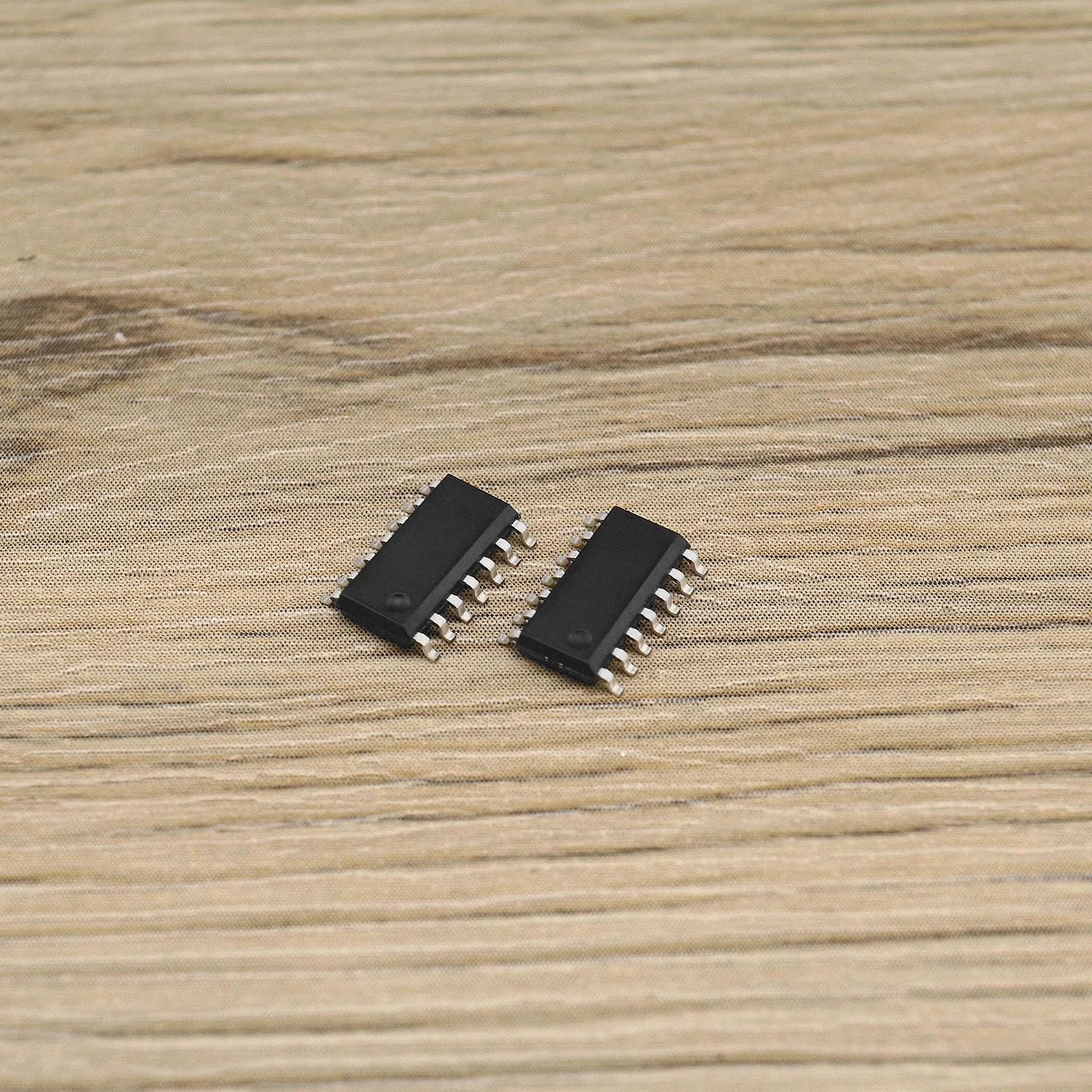 DIY SMD/SMT Components Practice Board zestaw treningowy do lutowania umiejętności CD4017 NE555 do dekoracji świątecznych dekoracji biurka