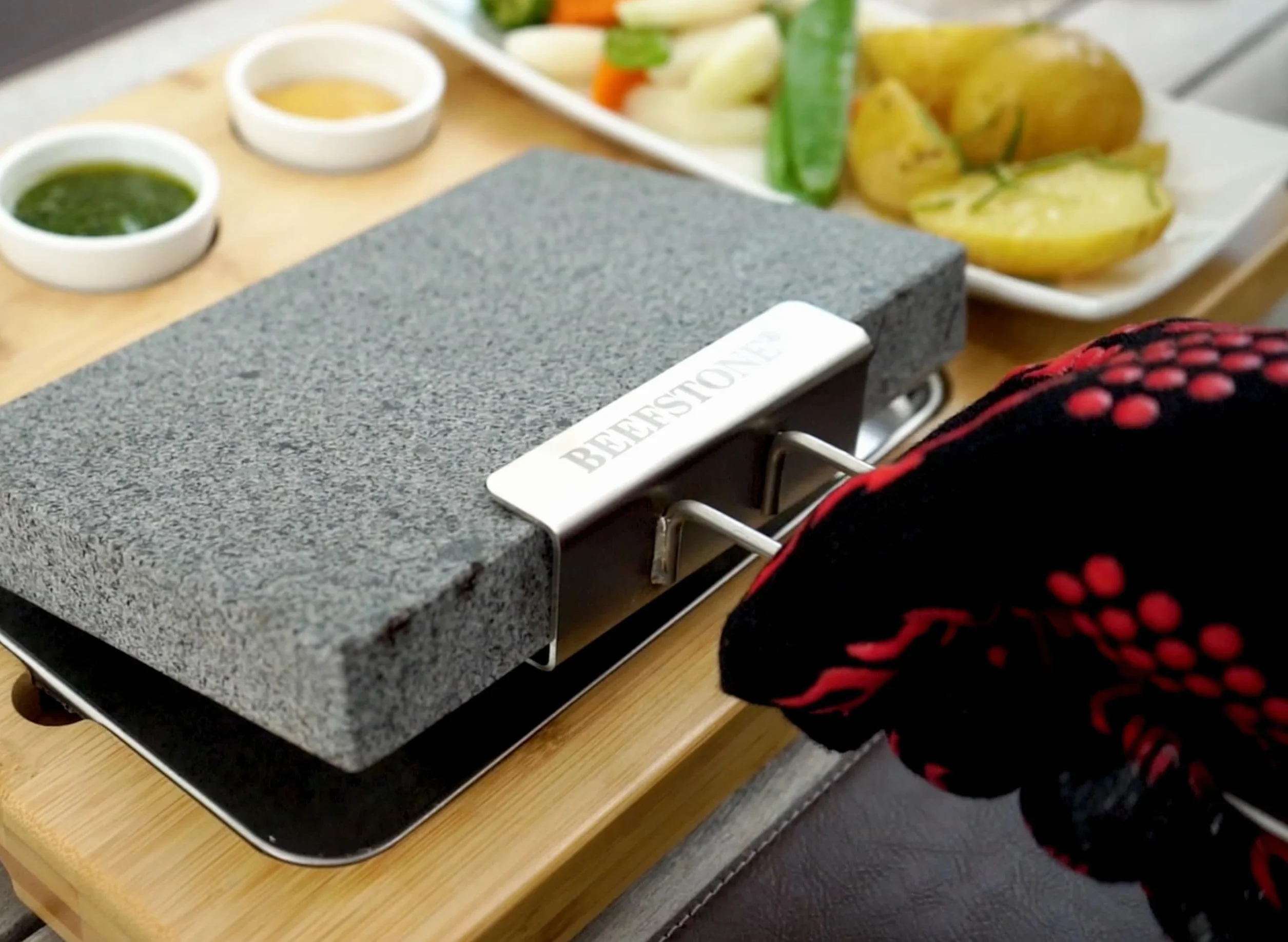 Rękawice żaroodporne BBQ - rękawice grillowe marki Beefstone - odporne na temperaturę do 450°C, zmywalne rękawice kuchenne/do gotowania/do pieczenia z silikonu/włókna Deyan/bawełny 34cm, 1 para