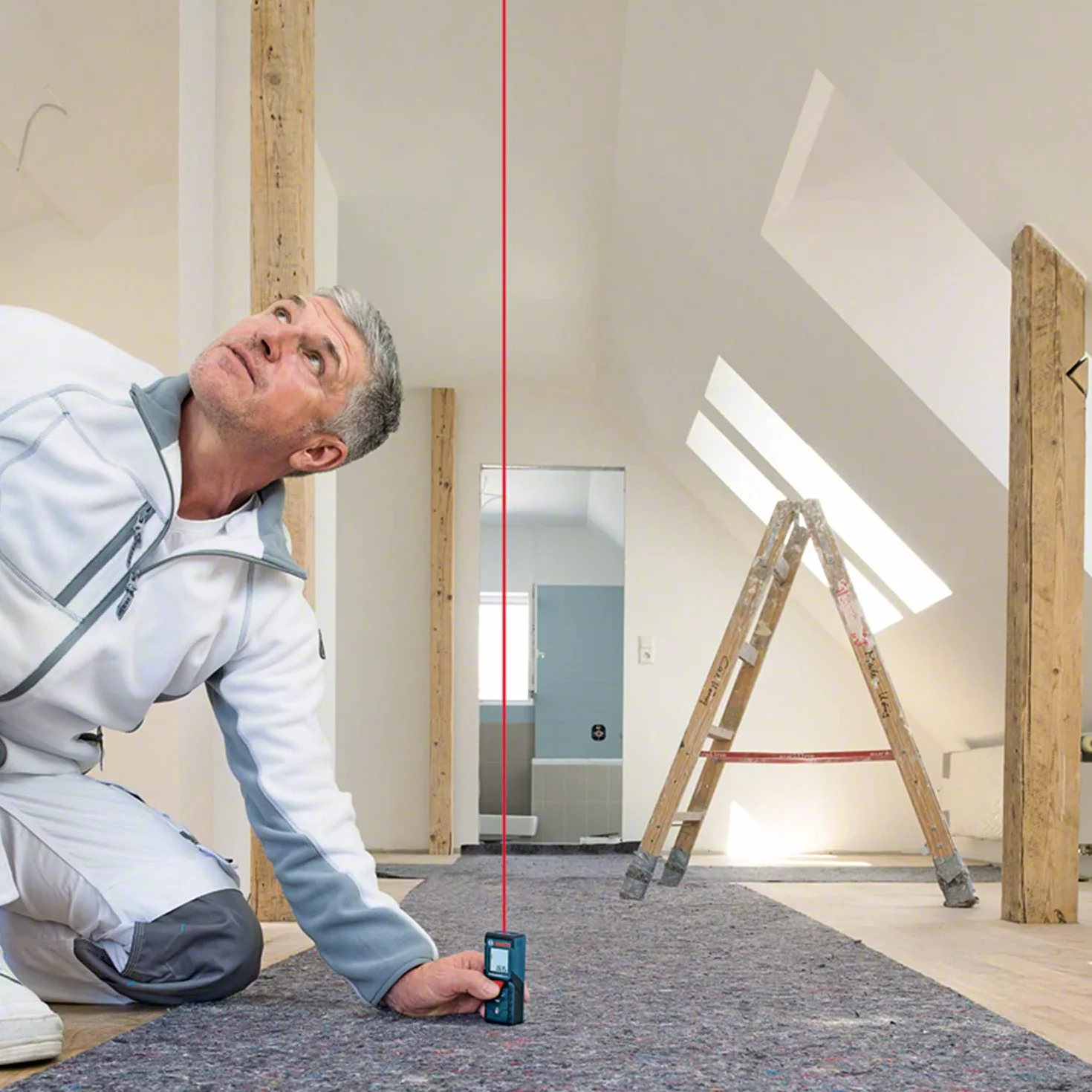 Bosch Professional Dalmierz laserowy GLM 40 (funkcja pamięci, zasięg pomiaru: 0,15–40 m, 2 baterie 1,5 V, pokrowiec) [Klasa energetyczna A+]