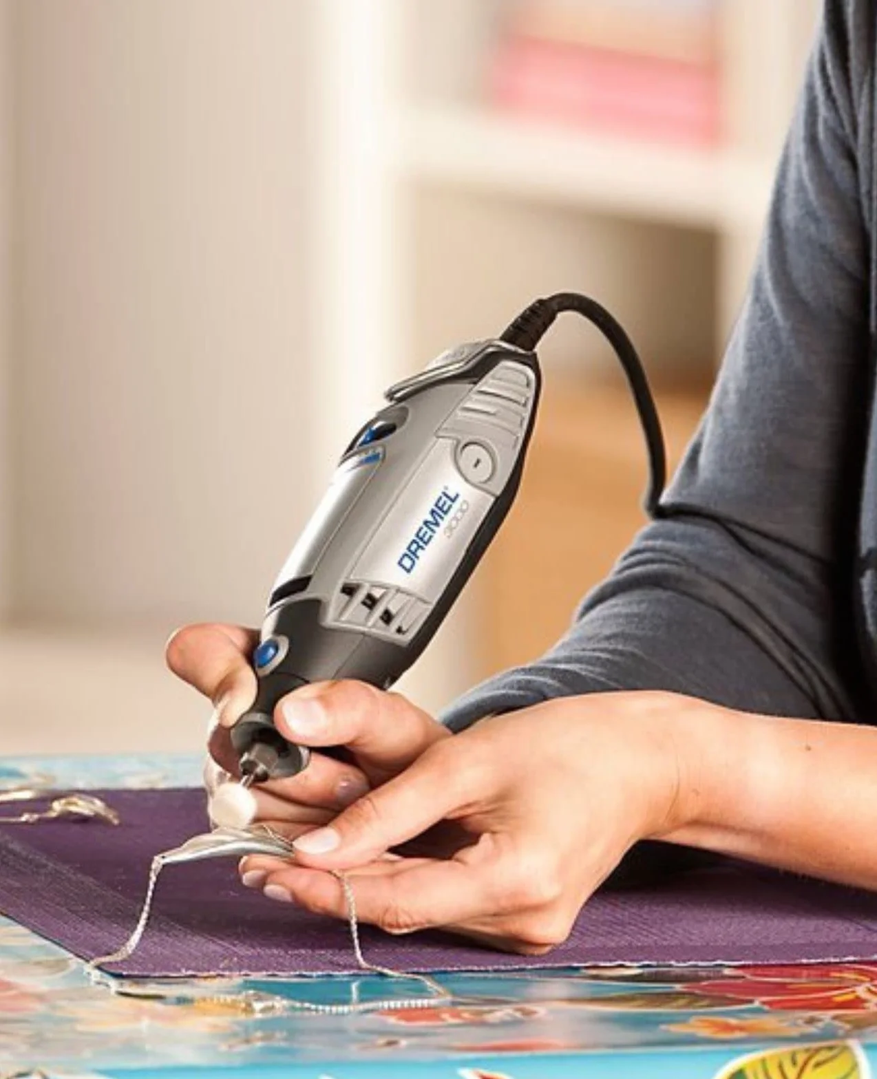 Dremel 3000 narzędzie obrotowe 130 W, zestaw narzędzi wielofunkcyjnych Amazon Exclusive z 5 akcesoriami, zmienna prędkość obrotowa 10.000-33.000 obr.