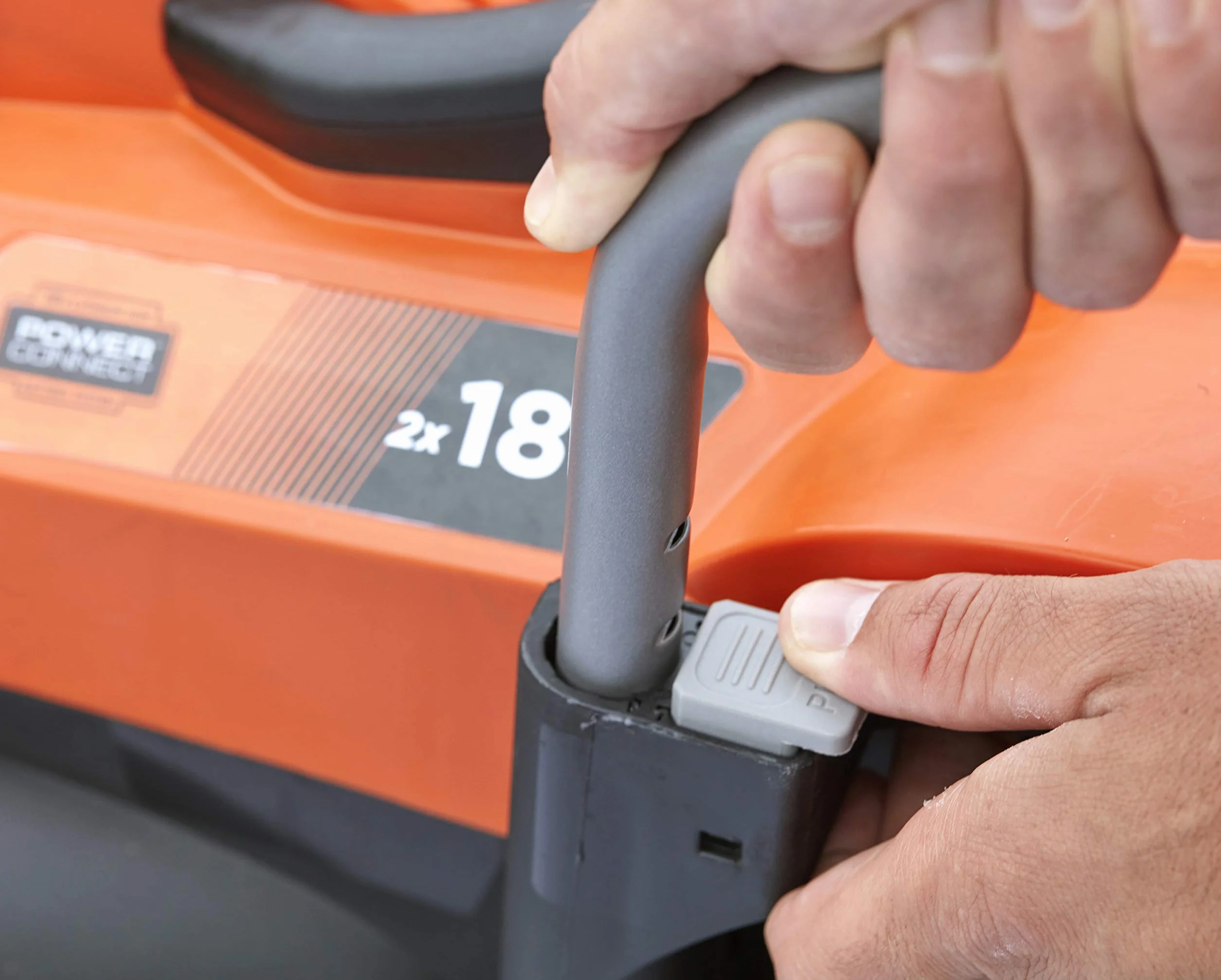 BLACK+DECKER Kosiarka akumulatorowa 18 V BCMW3318N-XJ pomarańczowy czarny