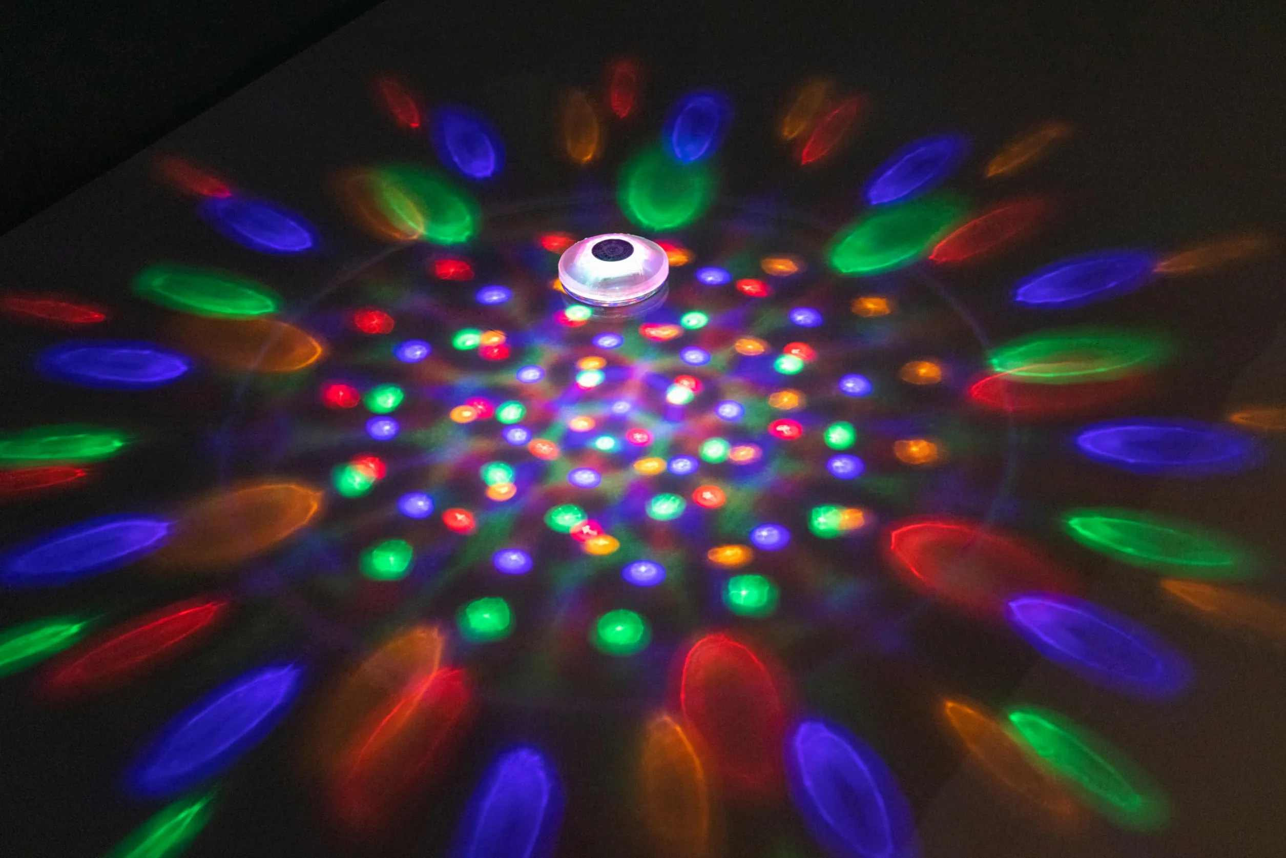 Bestway pływająca lampa LED Ø 14 cm zasilana na baterie