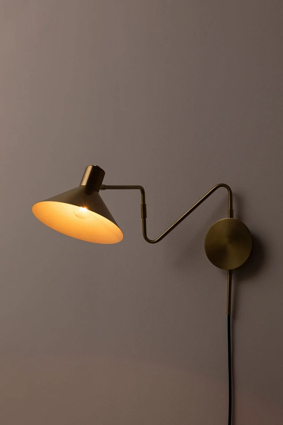 SKLUM Metalowa lampa ścienna Lizz