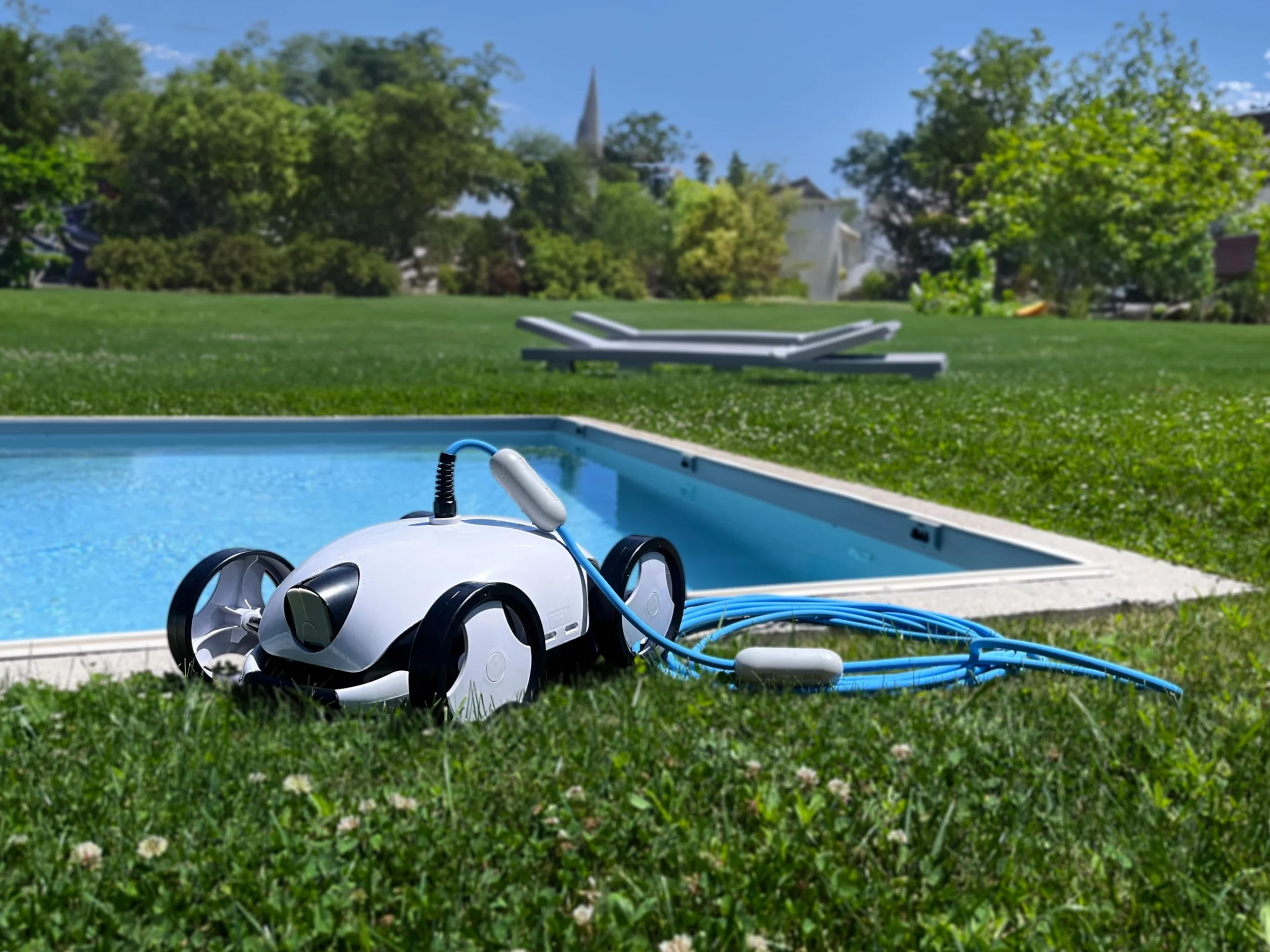 Bestway Falcon robot basenowy biały
