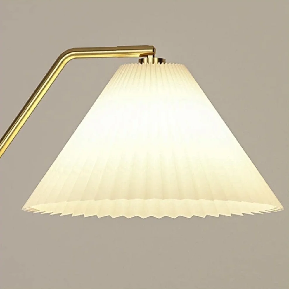 Lampka Do Czytania Nowoczesna lampa podłogowa z szufladą. Metalowa lampa podłogowa z regulacją wysokości. Lampa stojąca z plisowanym abażurem z tkaniny PłYnna Jasność