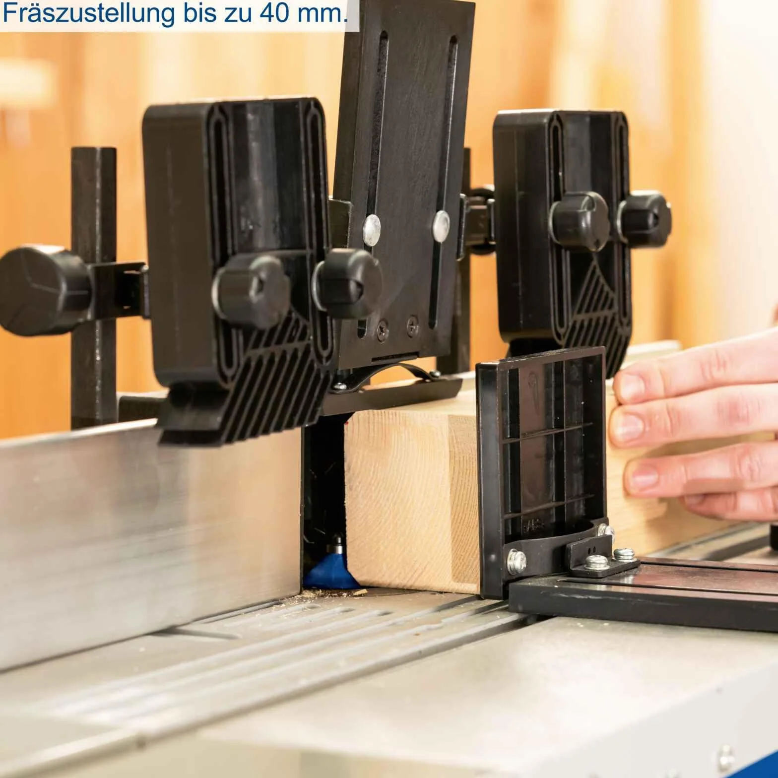 Scheppach Frezarka HF60 | Rozdrabniacz | 1500W | Regulowana wysokość wrzeciona maks. 40 mm | Prędkość 11500 do 24000min-1 | Poszerzenia stołu w zestawie | Dostarczane z zaciskami, niebieska