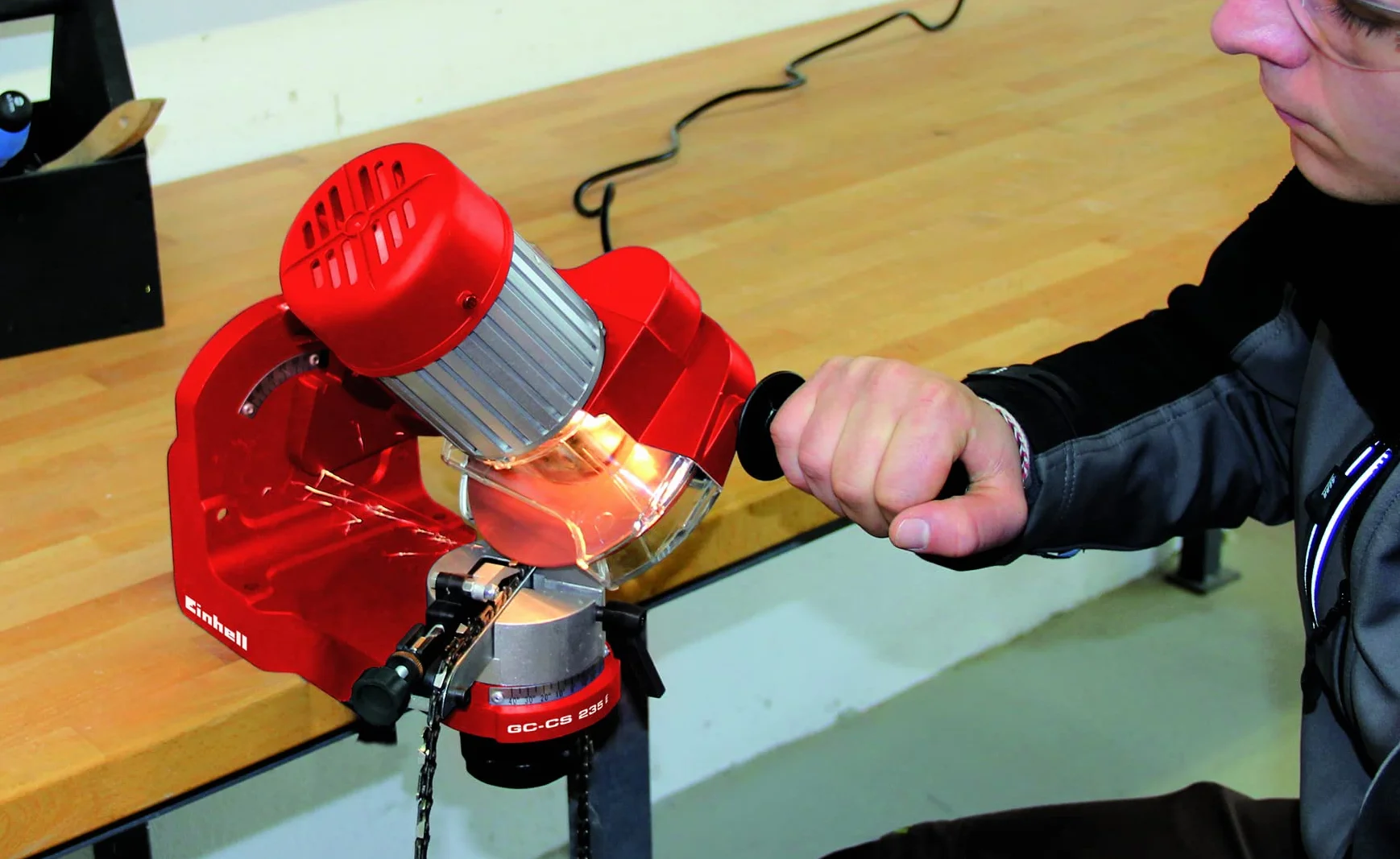 Einhell Ostrzałka Do Łańcuchów 235 W 230 V Czarny/Czerwony