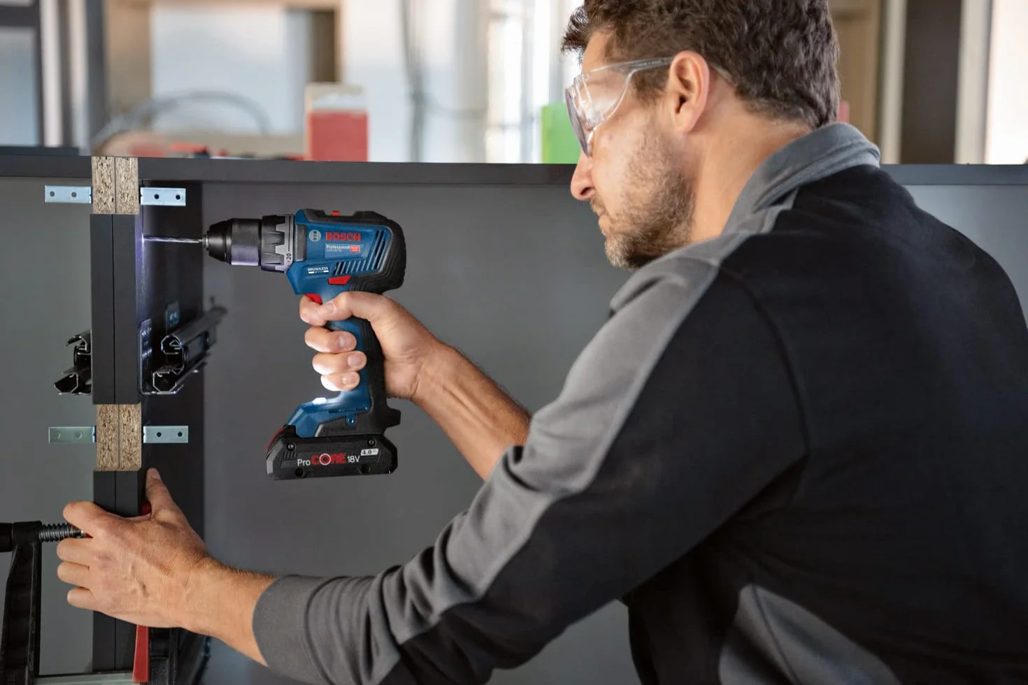 Bosch Professional 18 V System Combo Kit: GSR 18V-55 + GWS 18V-10 + GKS 18V-57-2 + GSA 18V-LI + GST 18V-125 B (w zestawie 3 x akumulator 4,0 Ah, ładowarka GAL 1880 CV, torba narzędziowa)